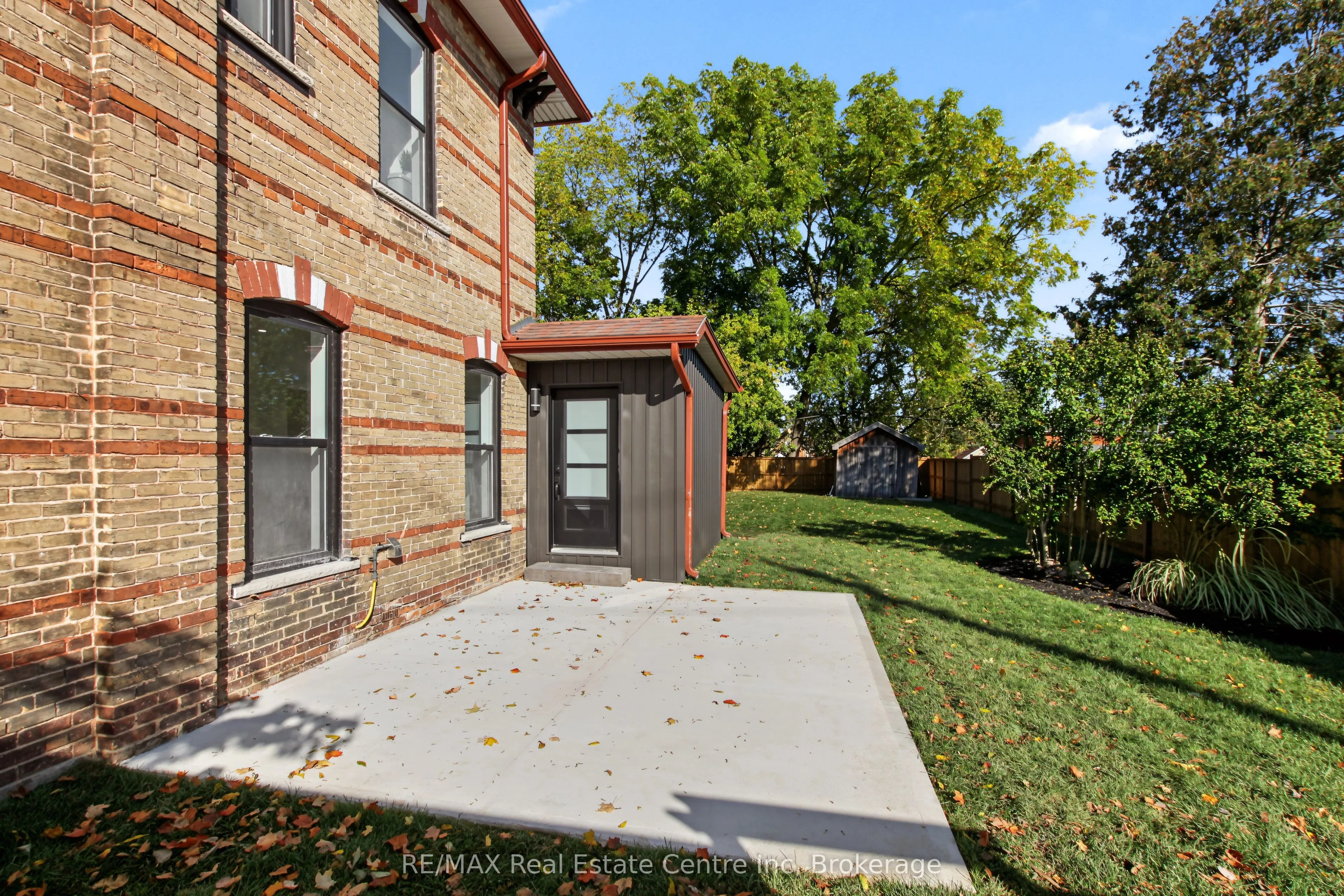 657 Frances Street