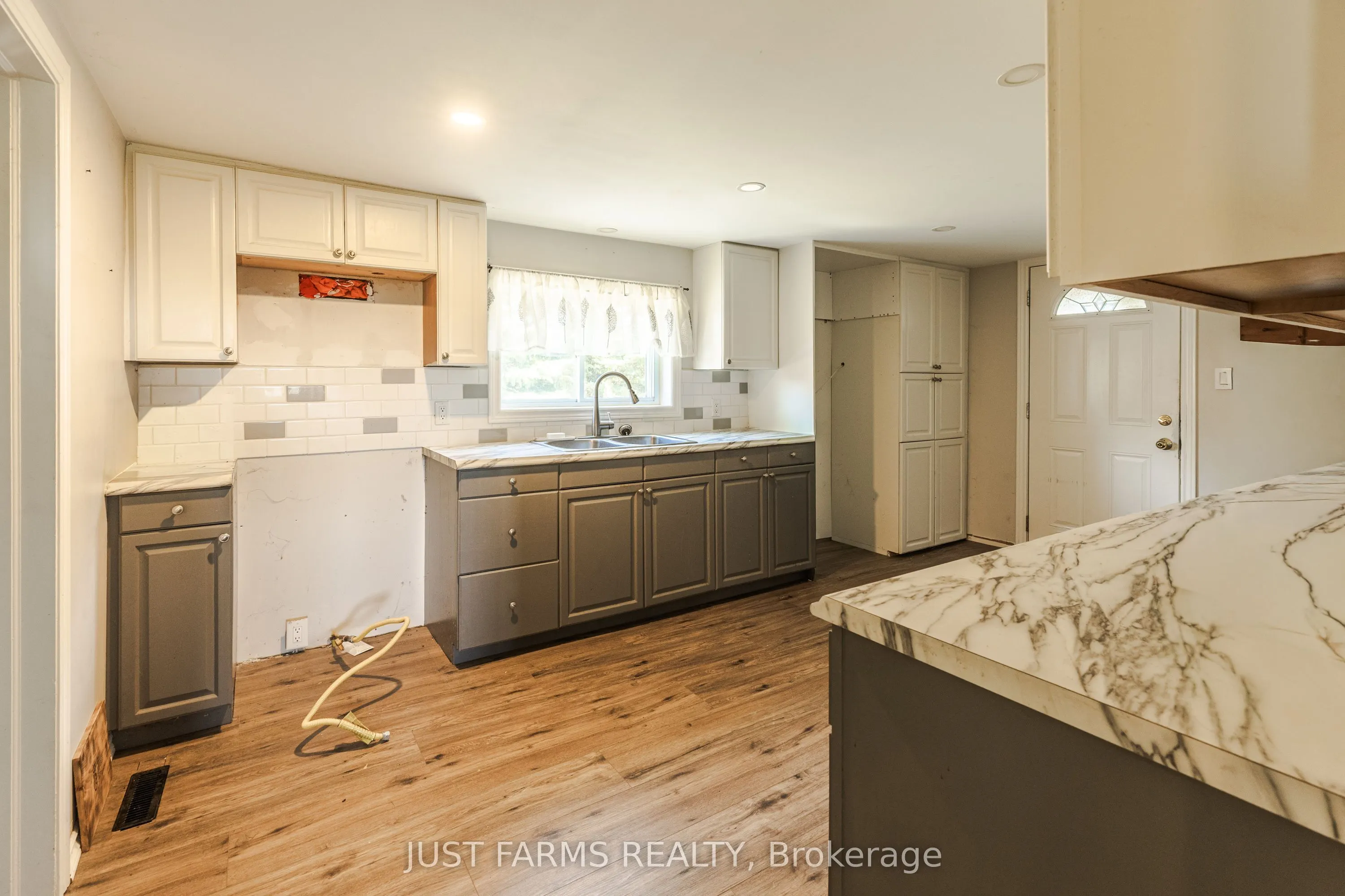 844 Concession 8 Road