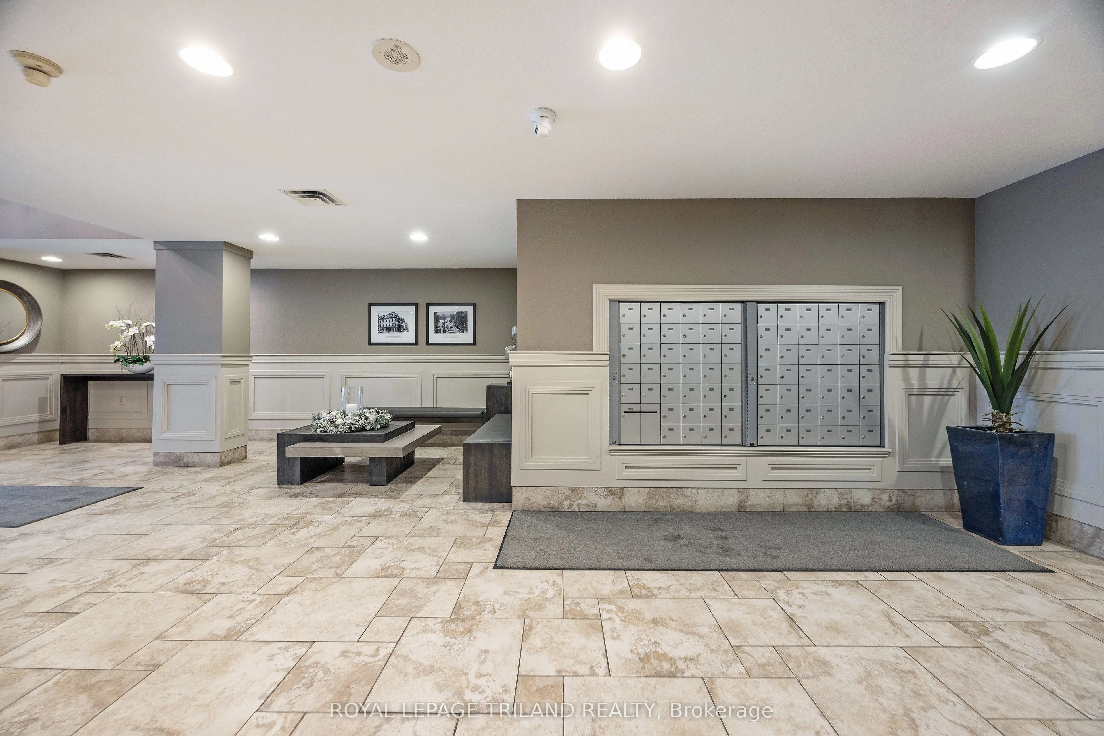 250 Pall Mall Street #1202