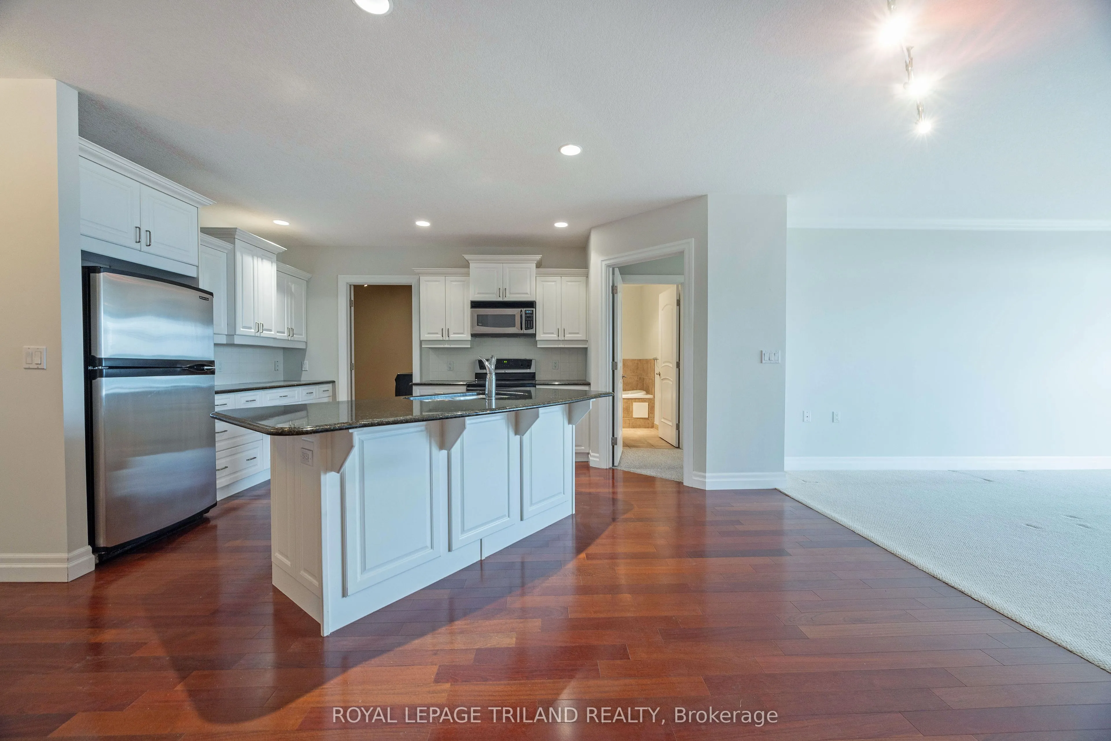 250 Pall Mall Street #1202