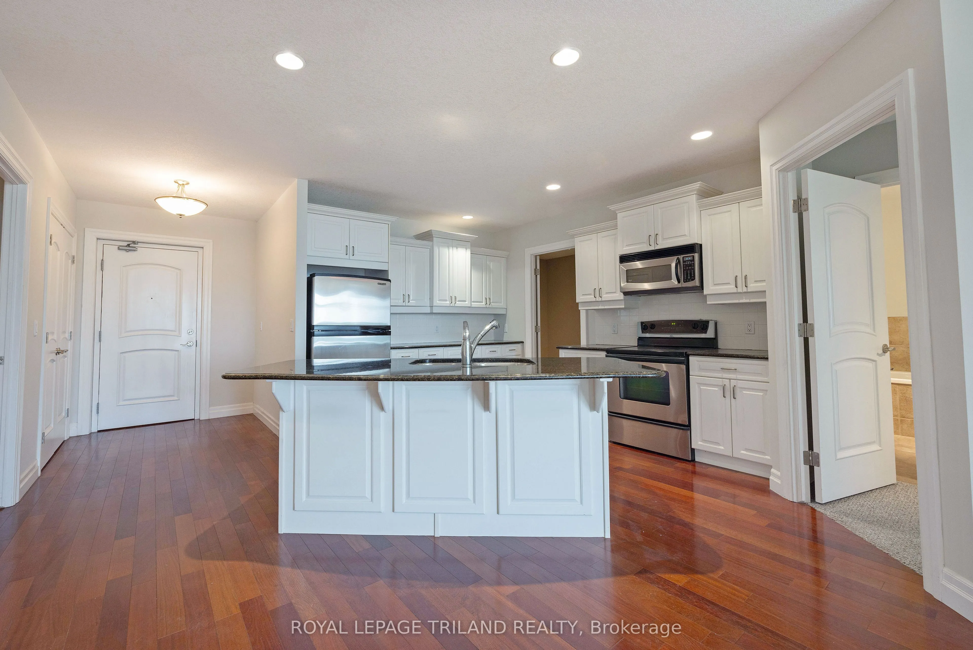 250 Pall Mall Street #1202