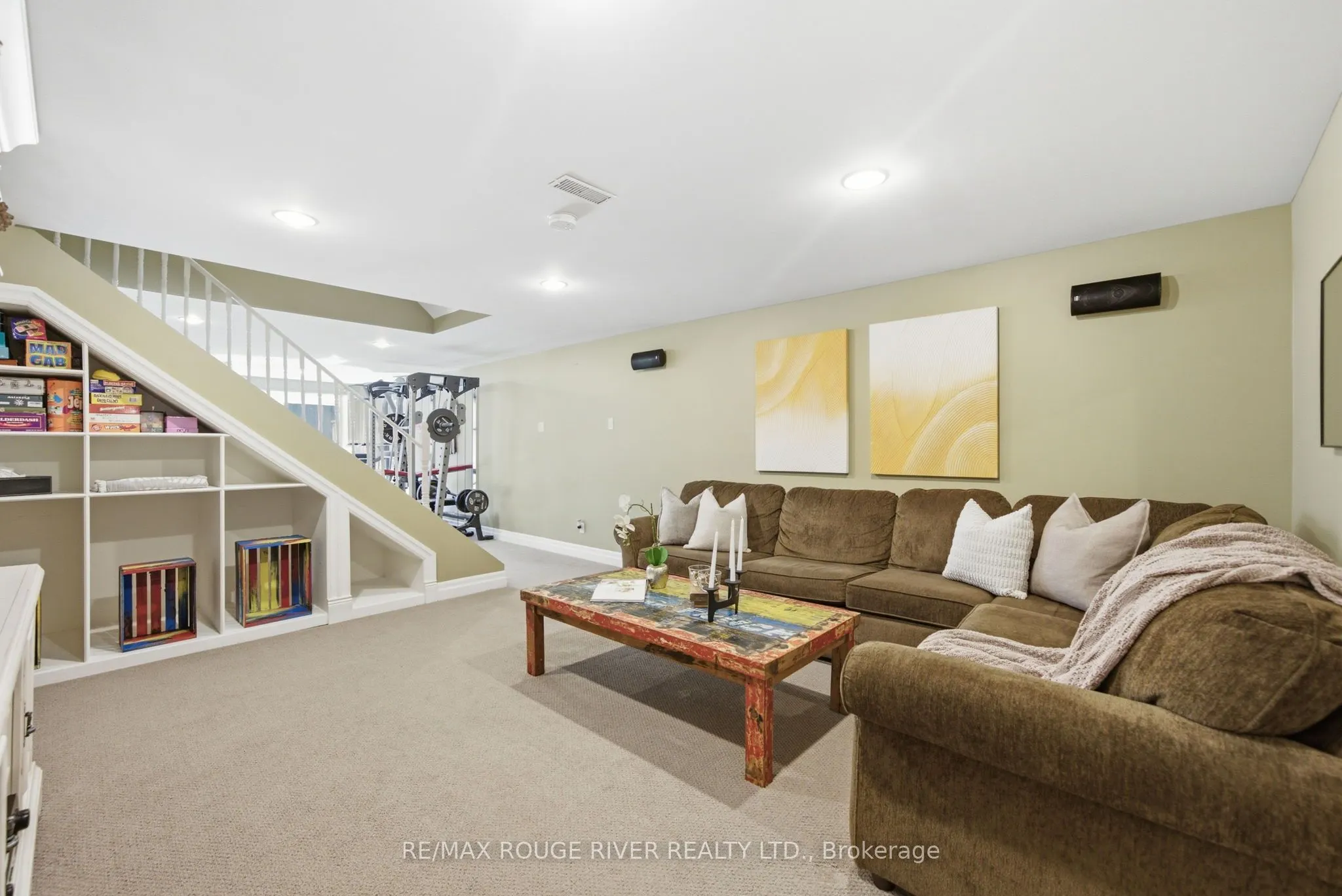 2774 Les Davey Road