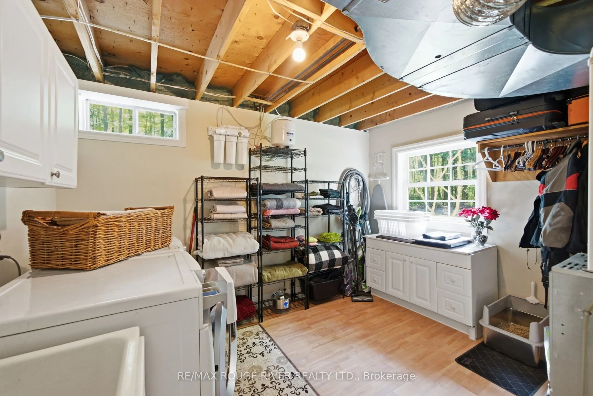 2774 Les Davey Road