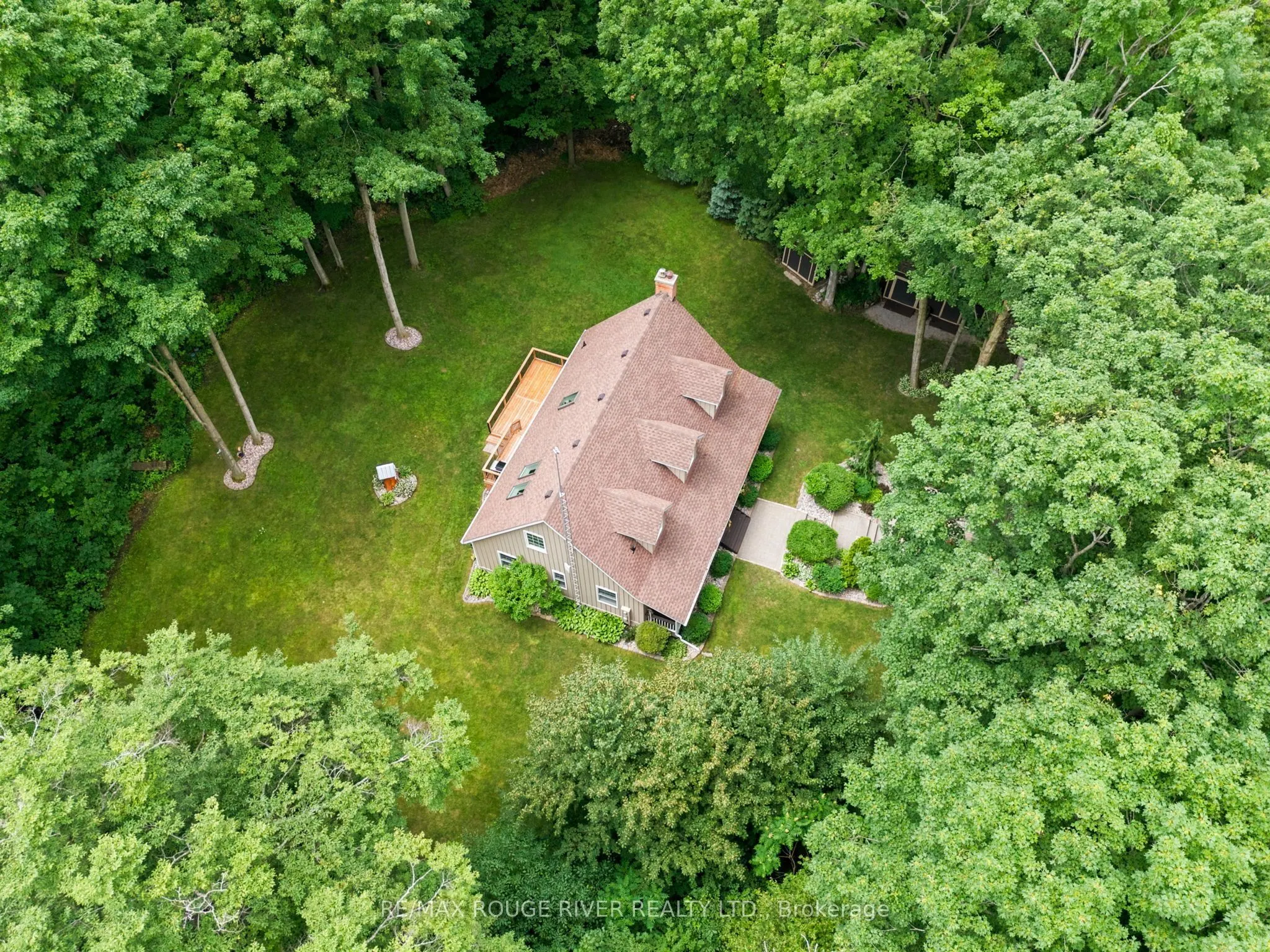 2774 Les Davey Road