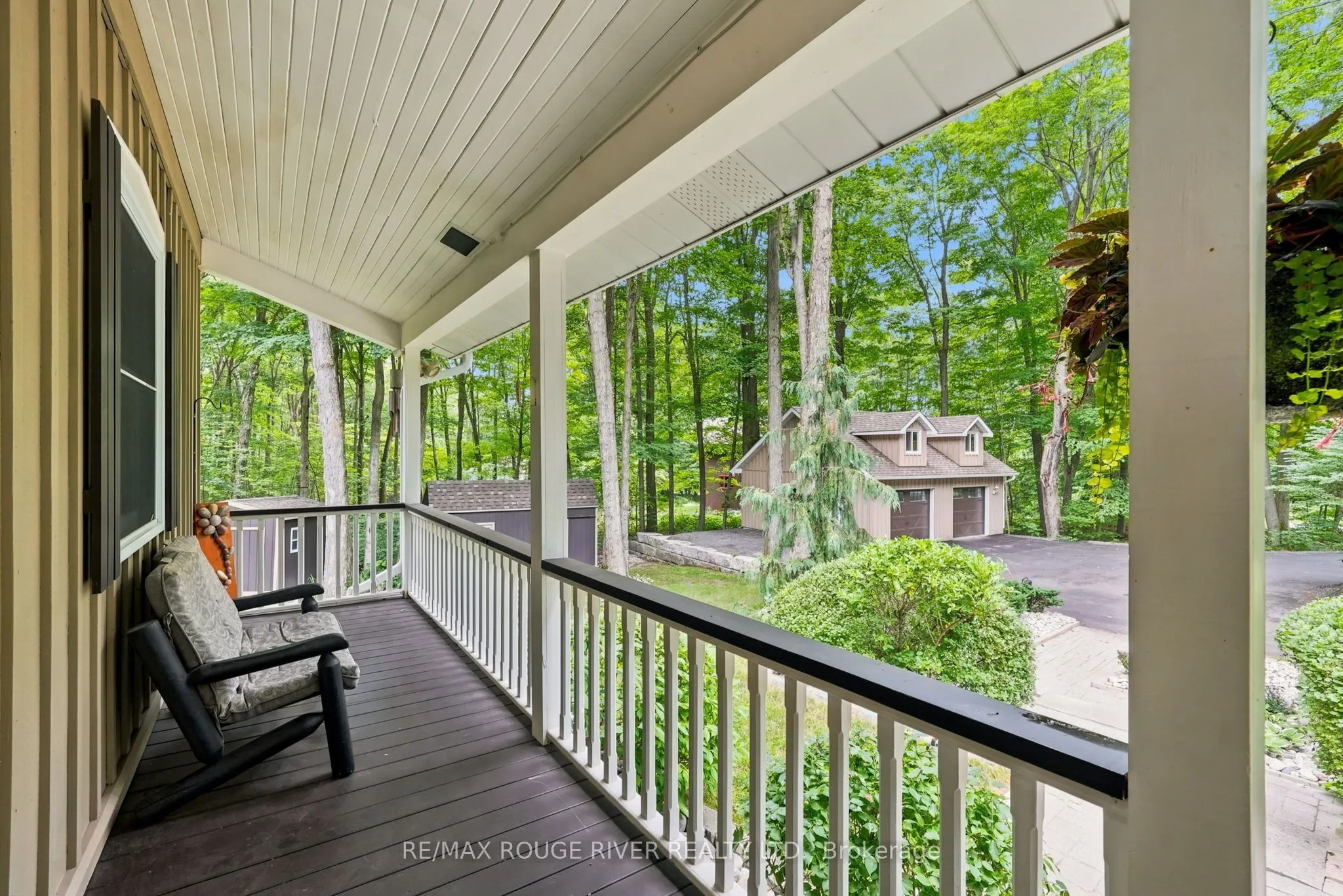 2774 Les Davey Road