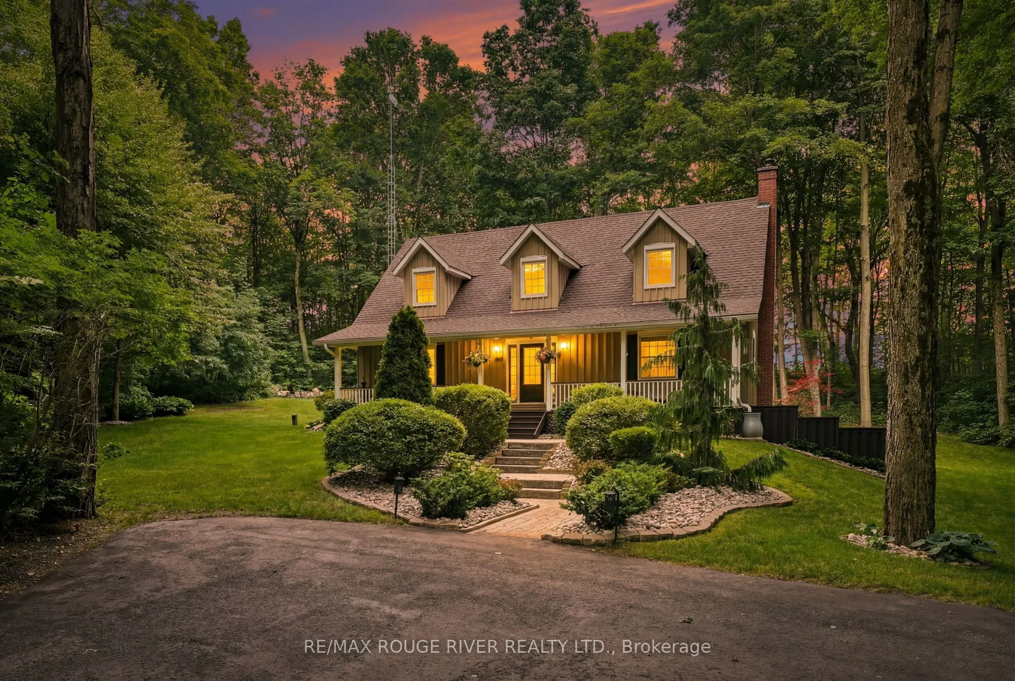 2774 Les Davey Road