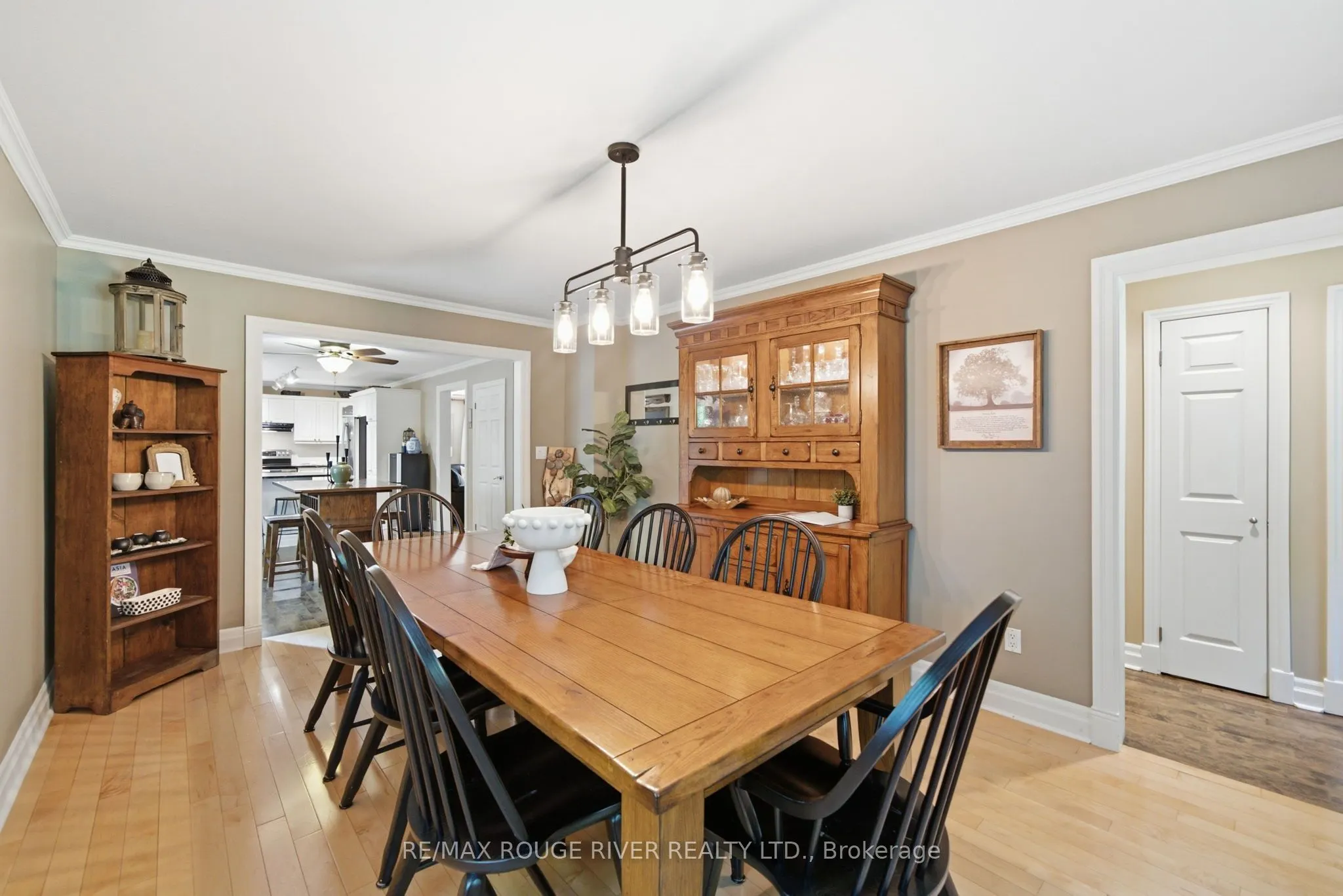 2774 Les Davey Road