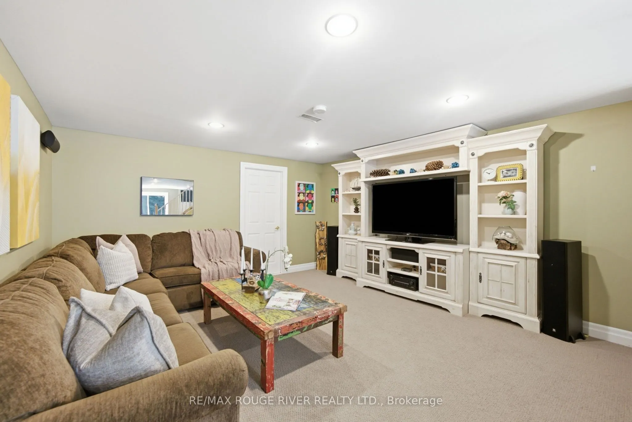 2774 Les Davey Road