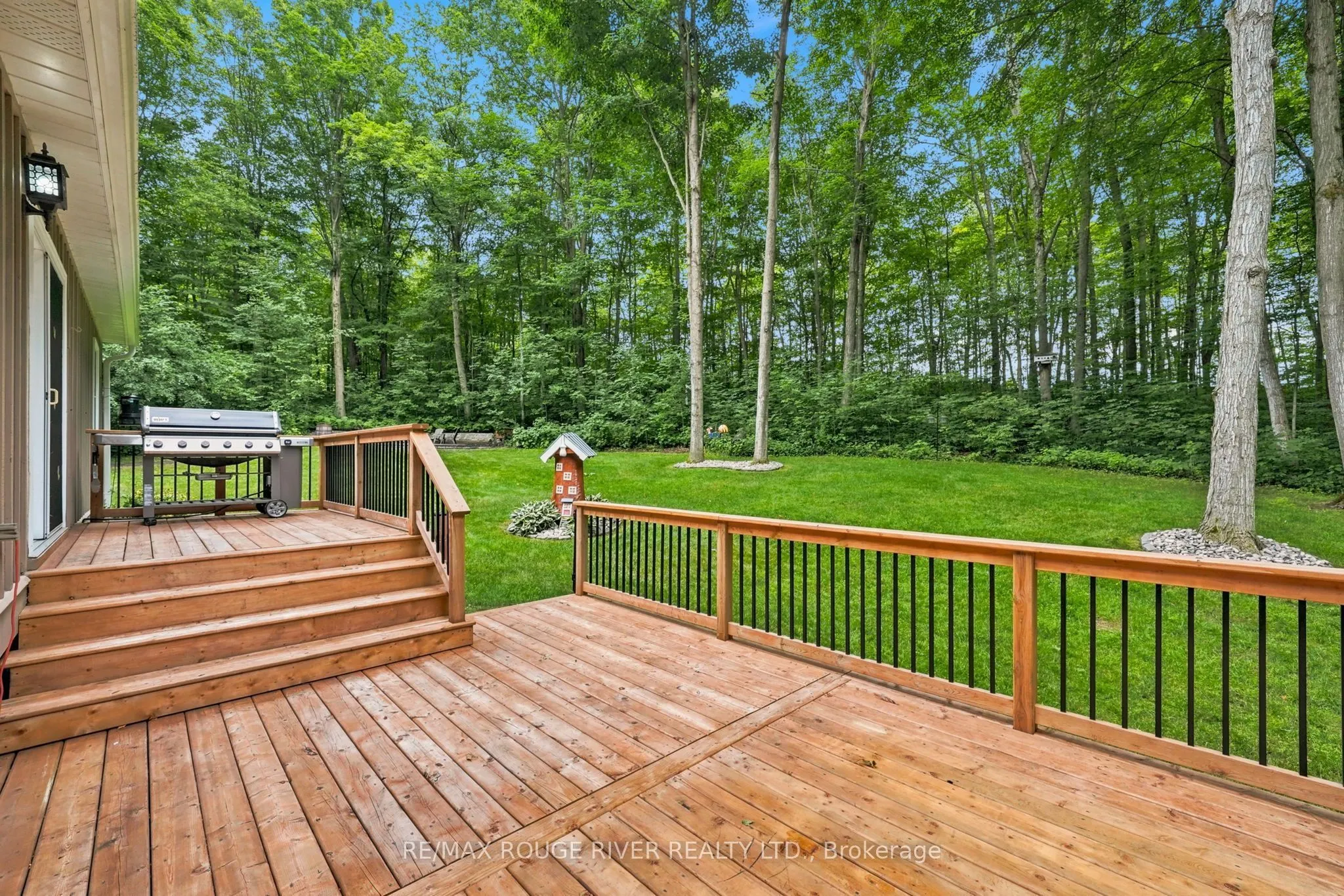 2774 Les Davey Road