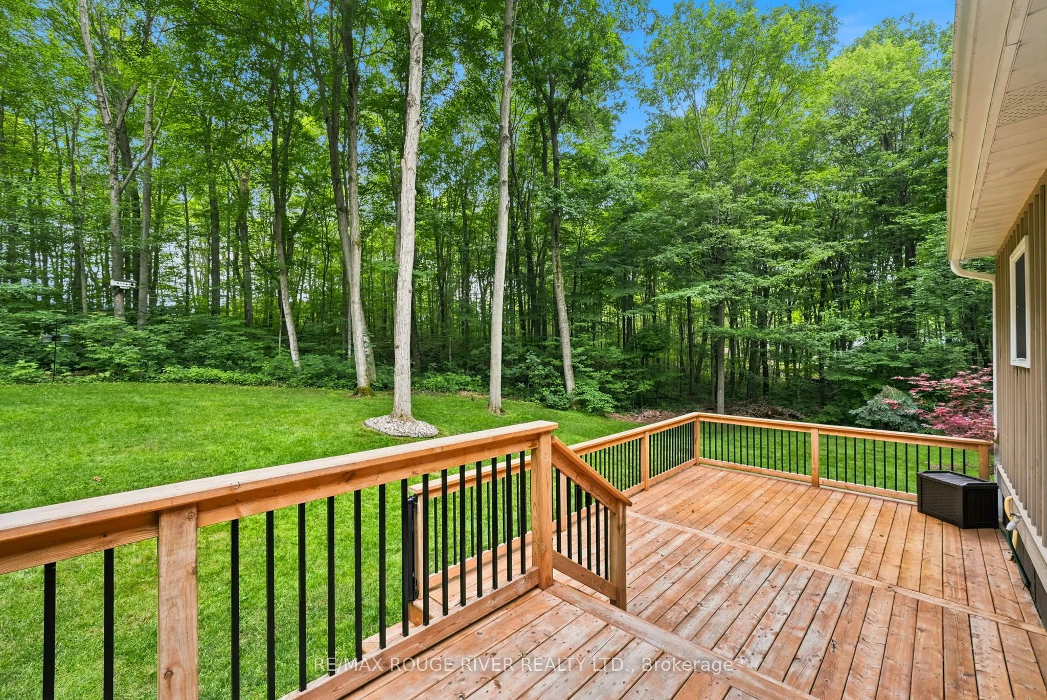 2774 Les Davey Road
