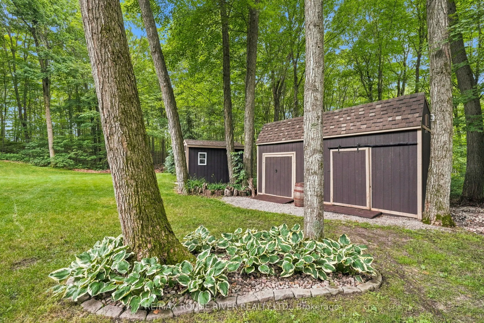 2774 Les Davey Road
