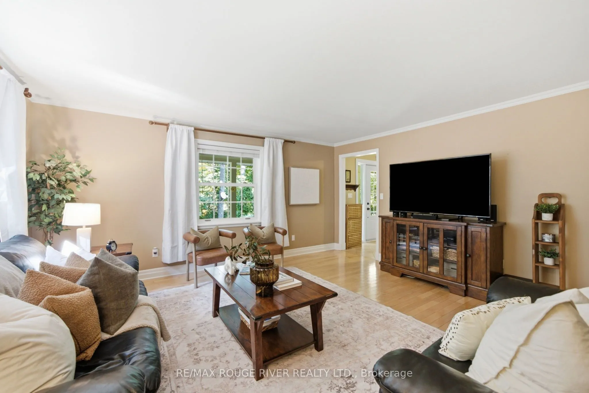 2774 Les Davey Road