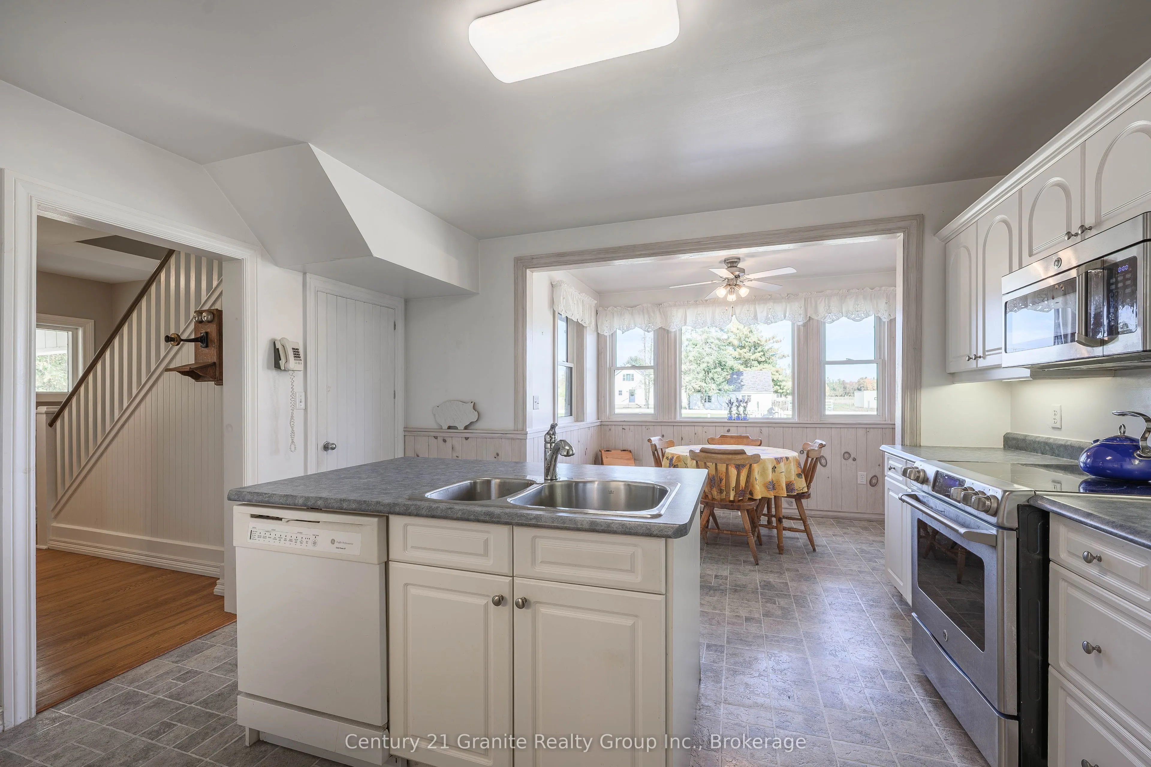 224 Burnt River Road