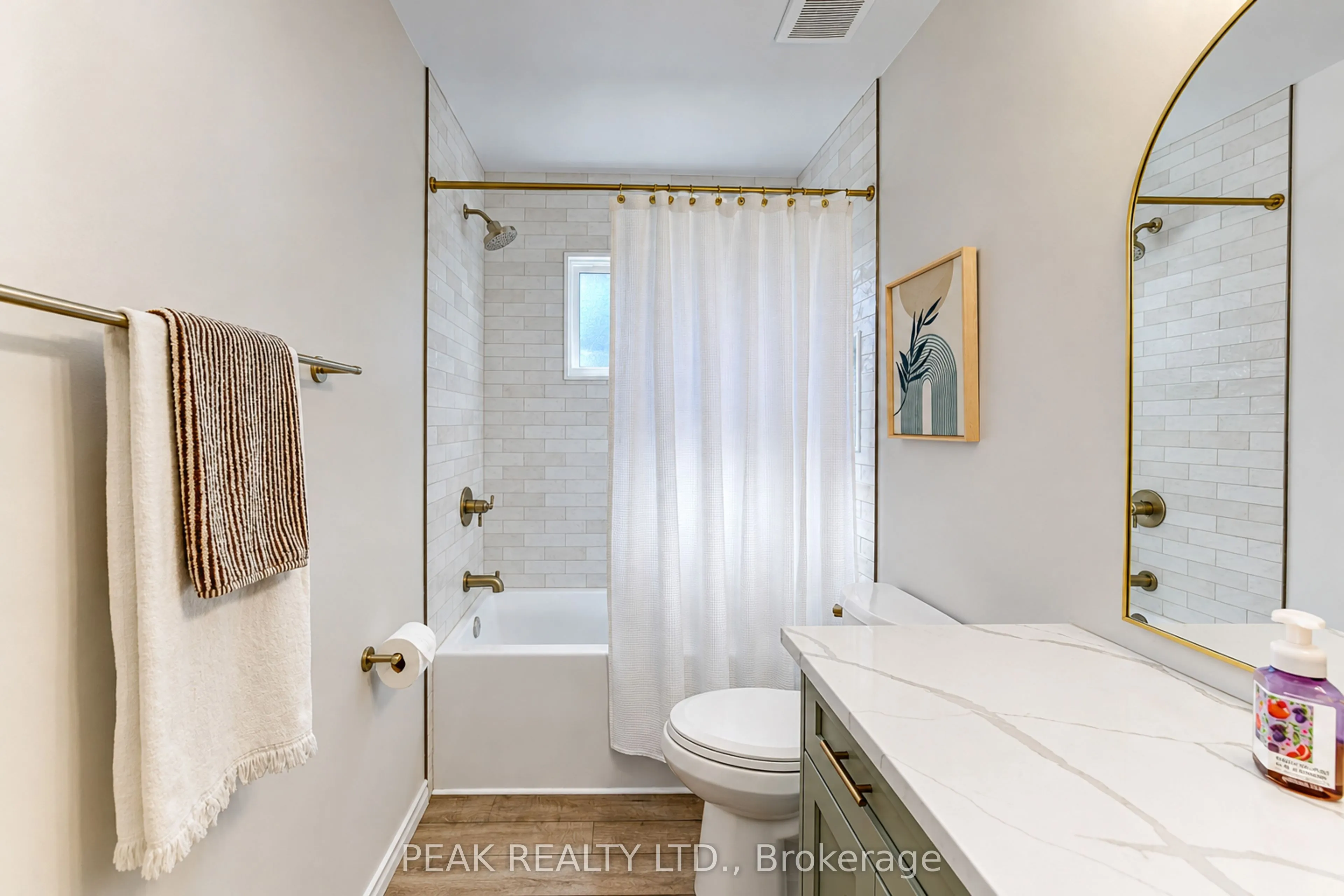 23 Jacob Street W