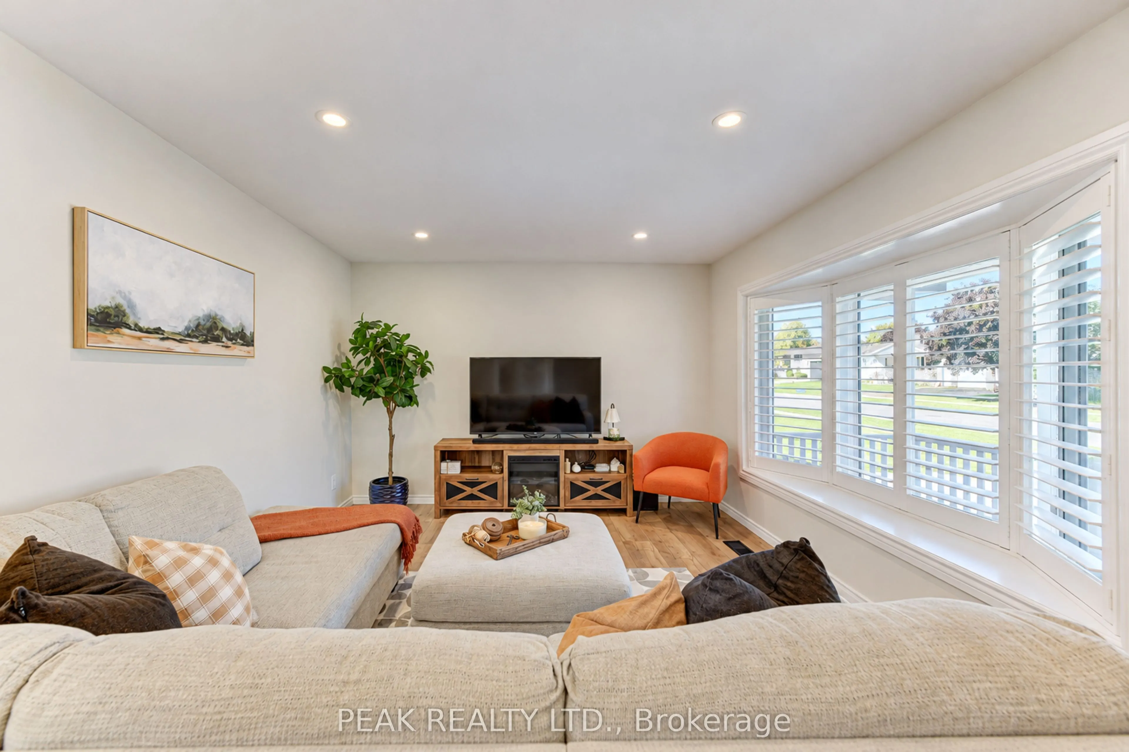 23 Jacob Street W