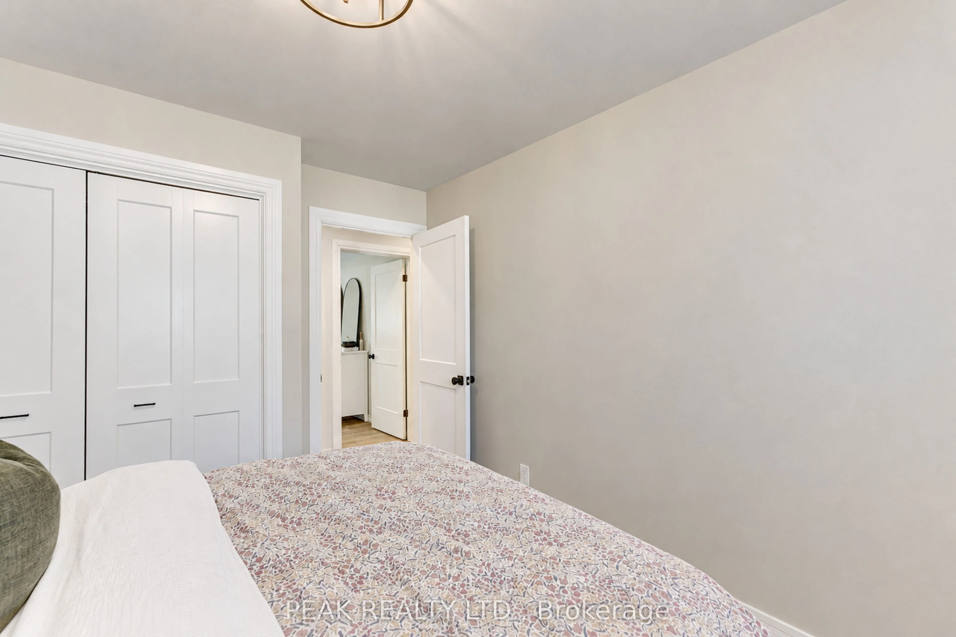 23 Jacob Street W
