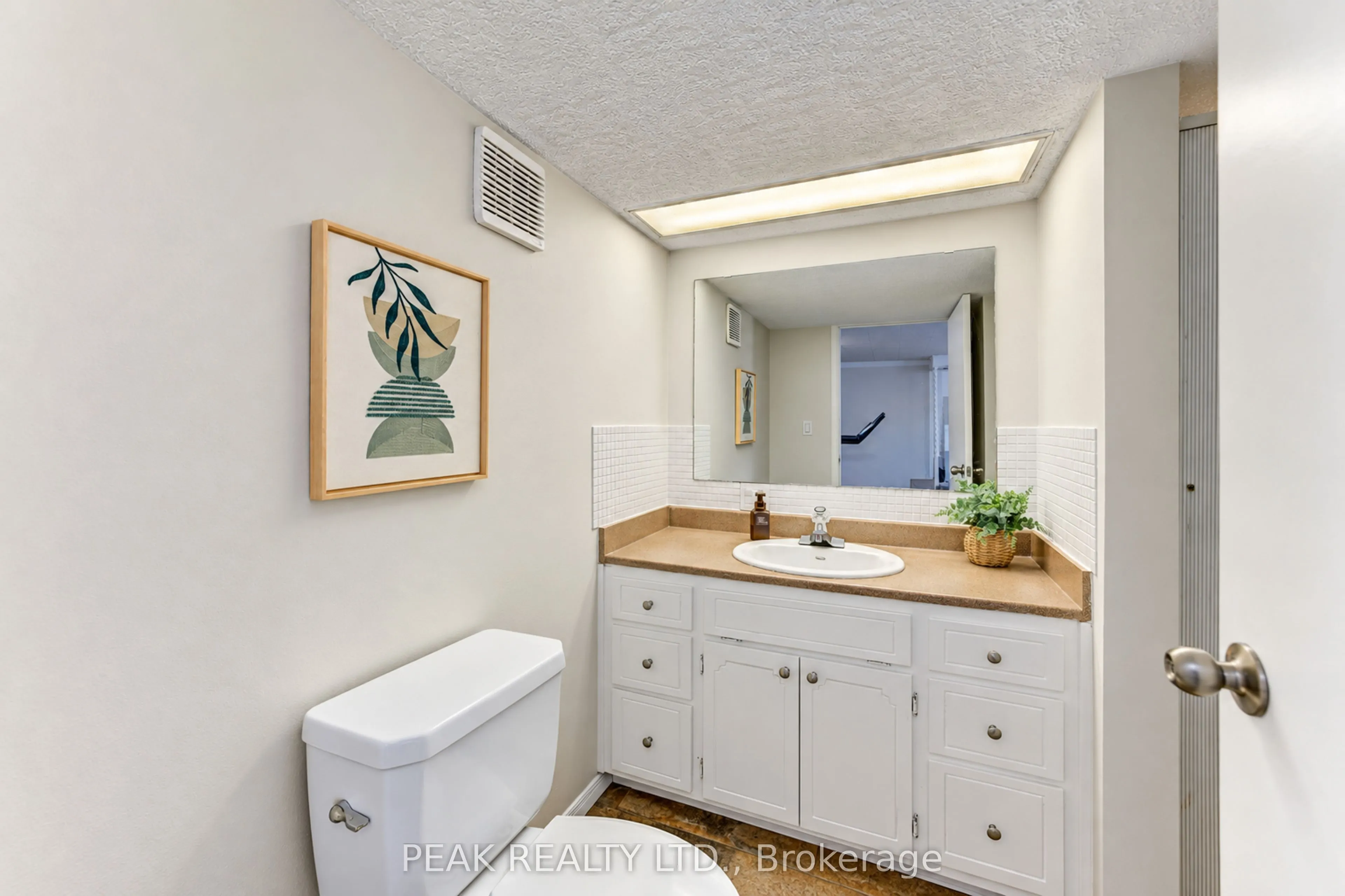 23 Jacob Street W