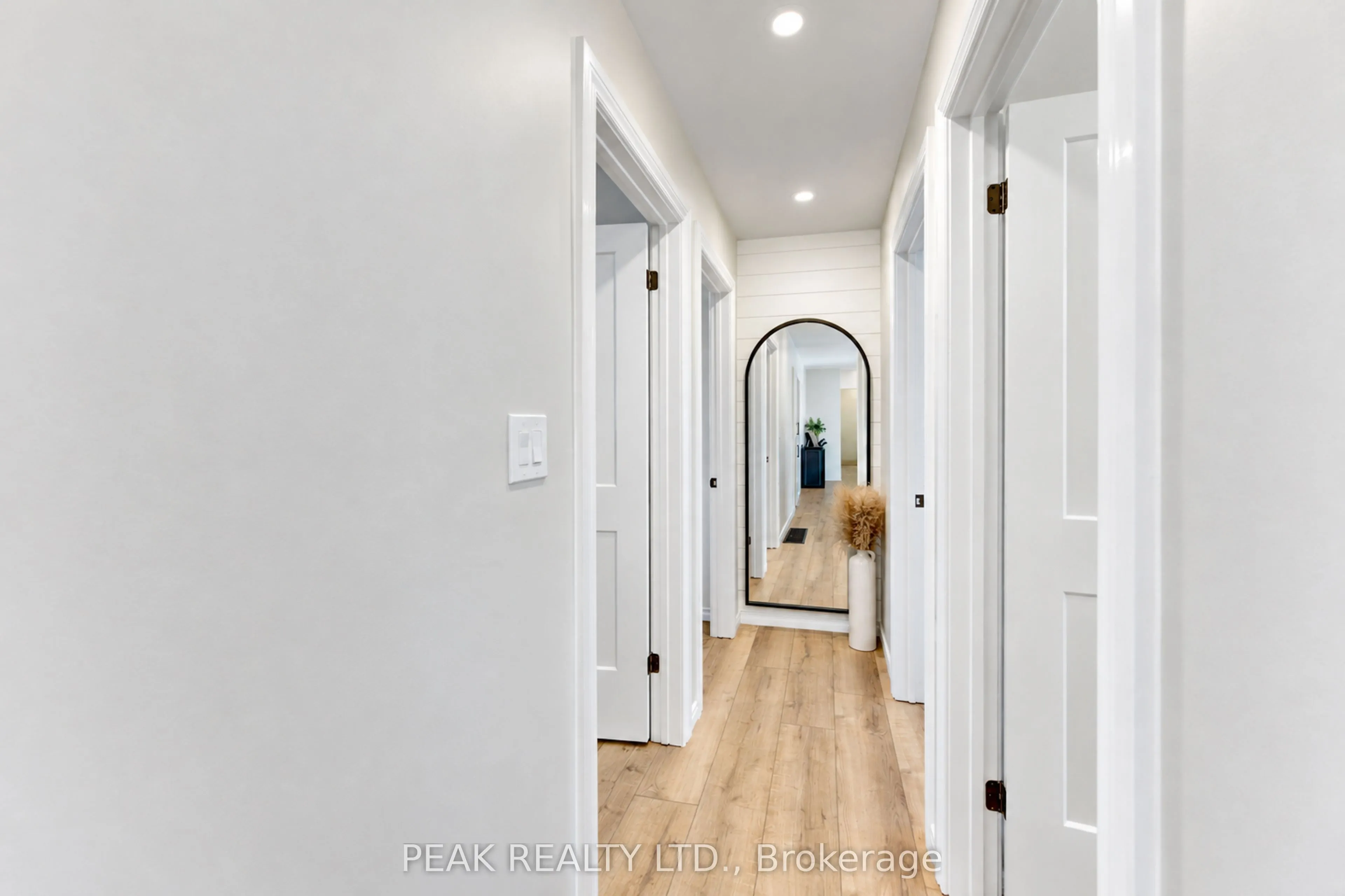 23 Jacob Street W