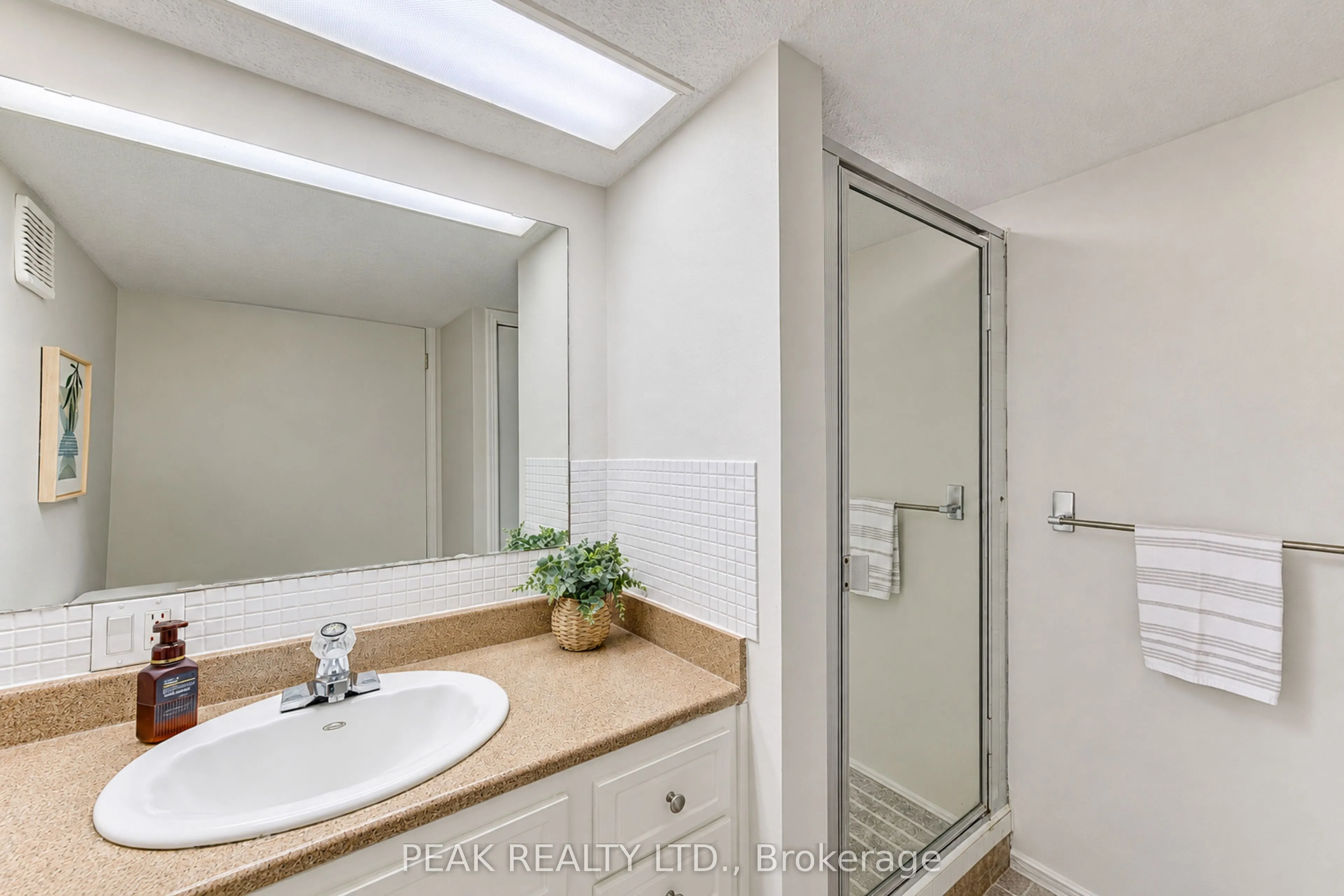 23 Jacob Street W