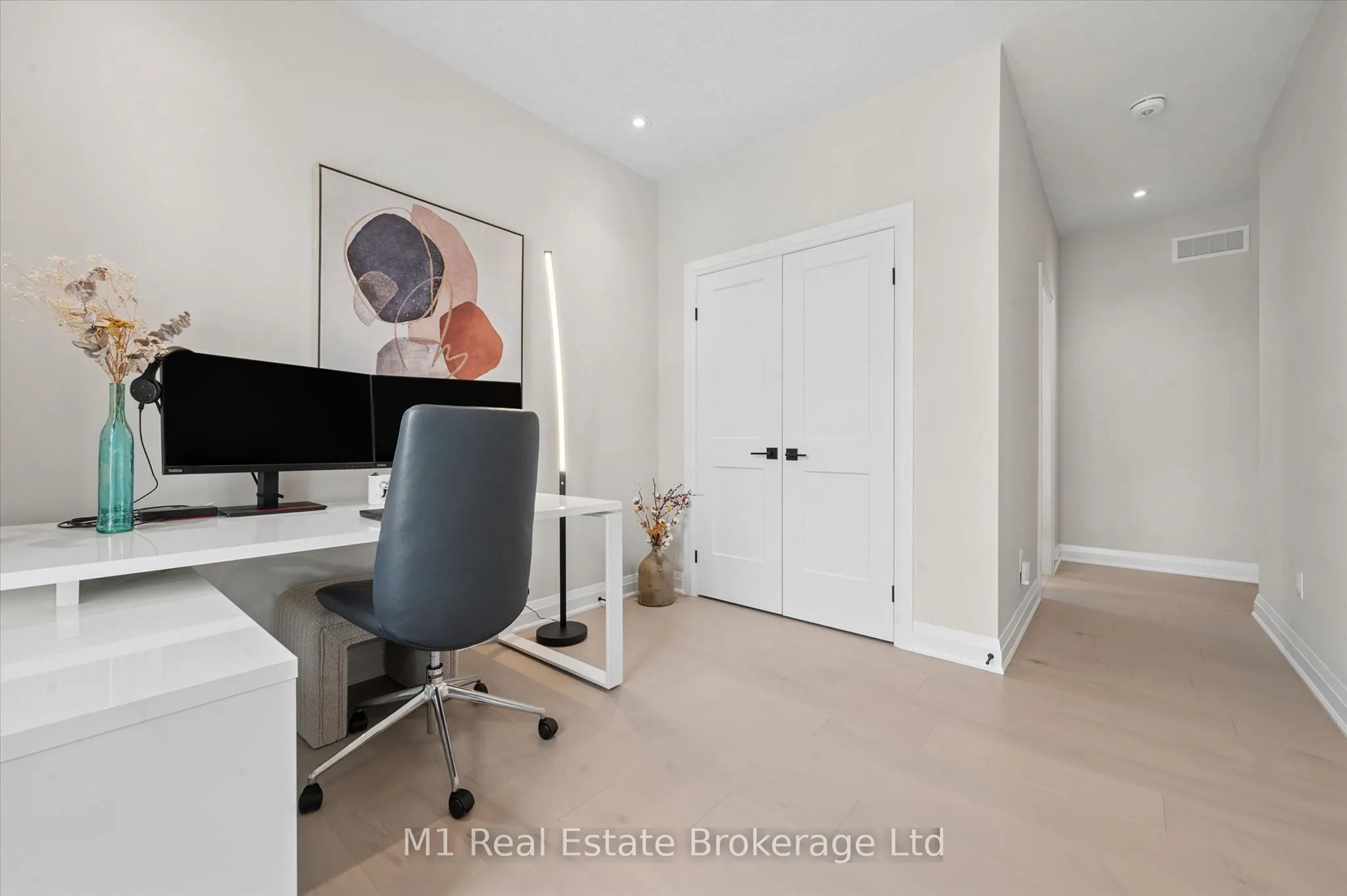 545 Bridgemill Crescent