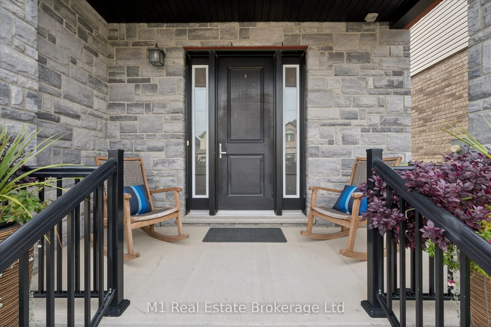 545 Bridgemill Crescent