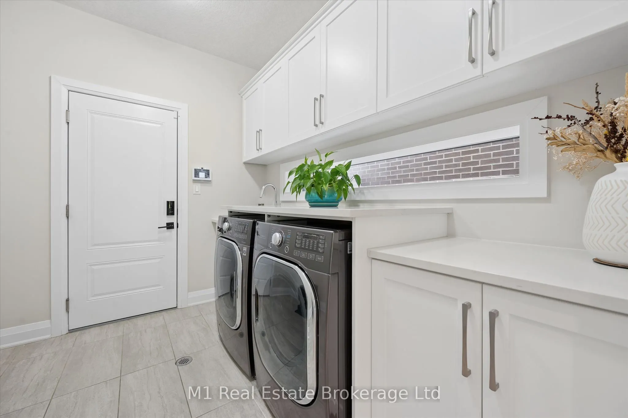 545 Bridgemill Crescent