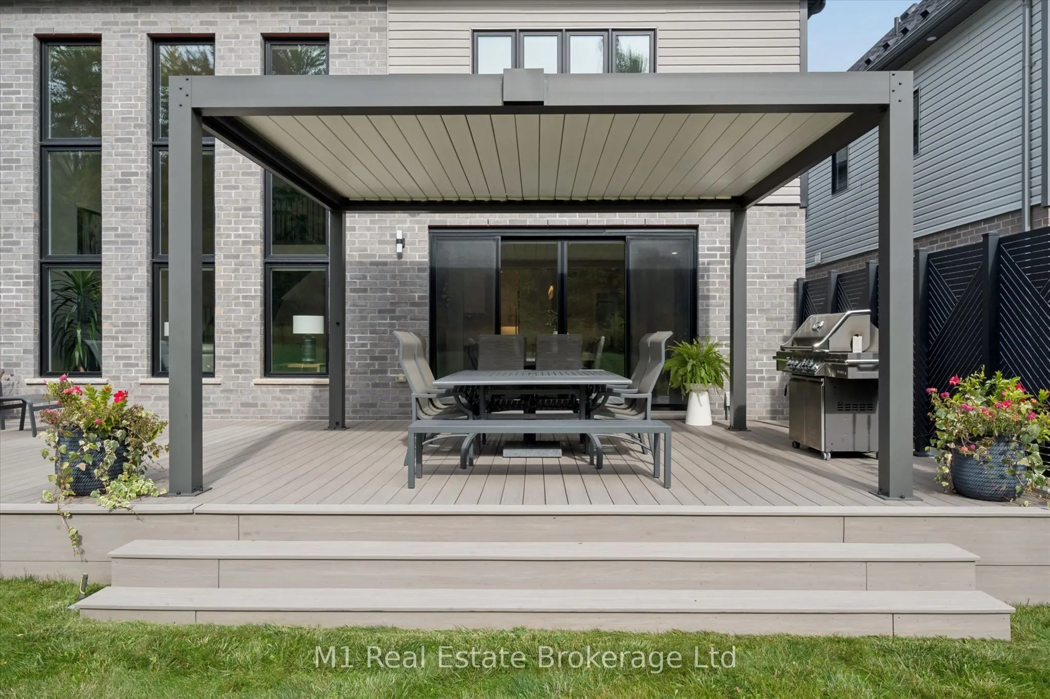 545 Bridgemill Crescent