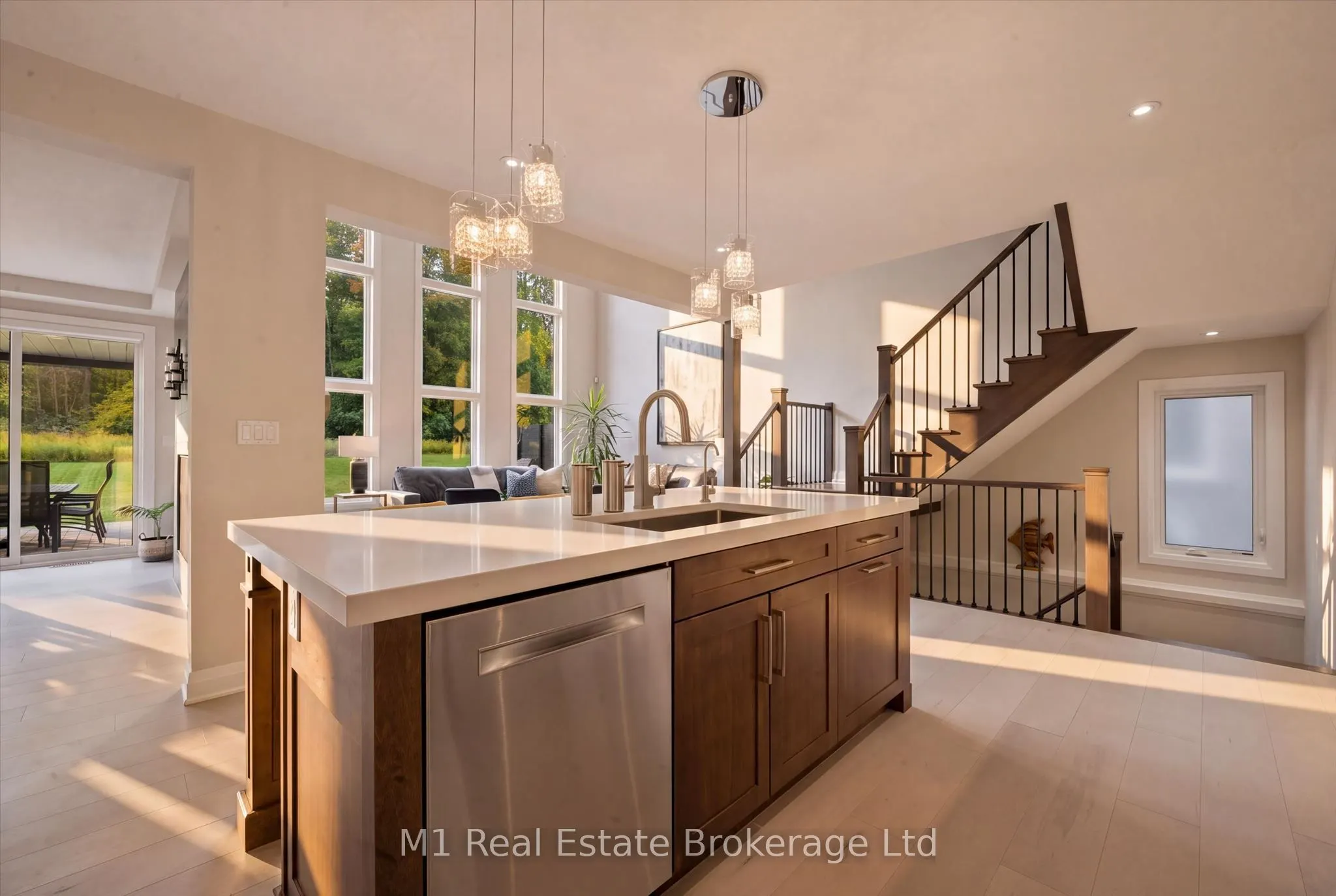545 Bridgemill Crescent