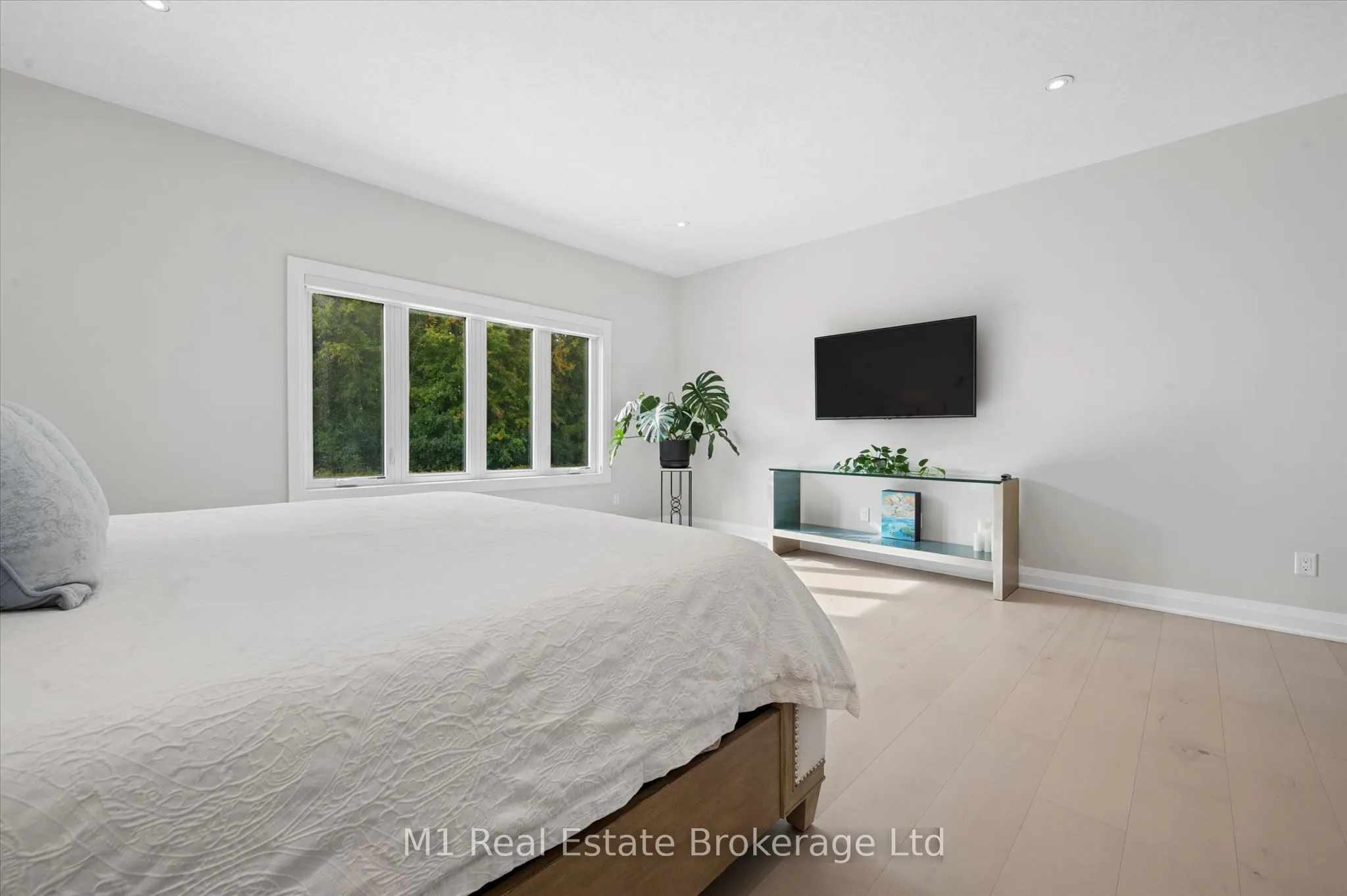 545 Bridgemill Crescent