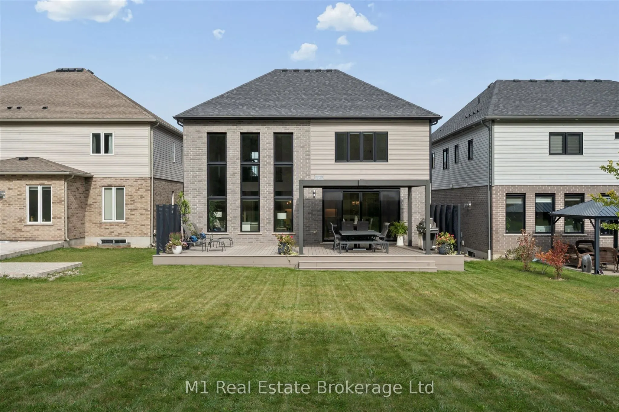 545 Bridgemill Crescent