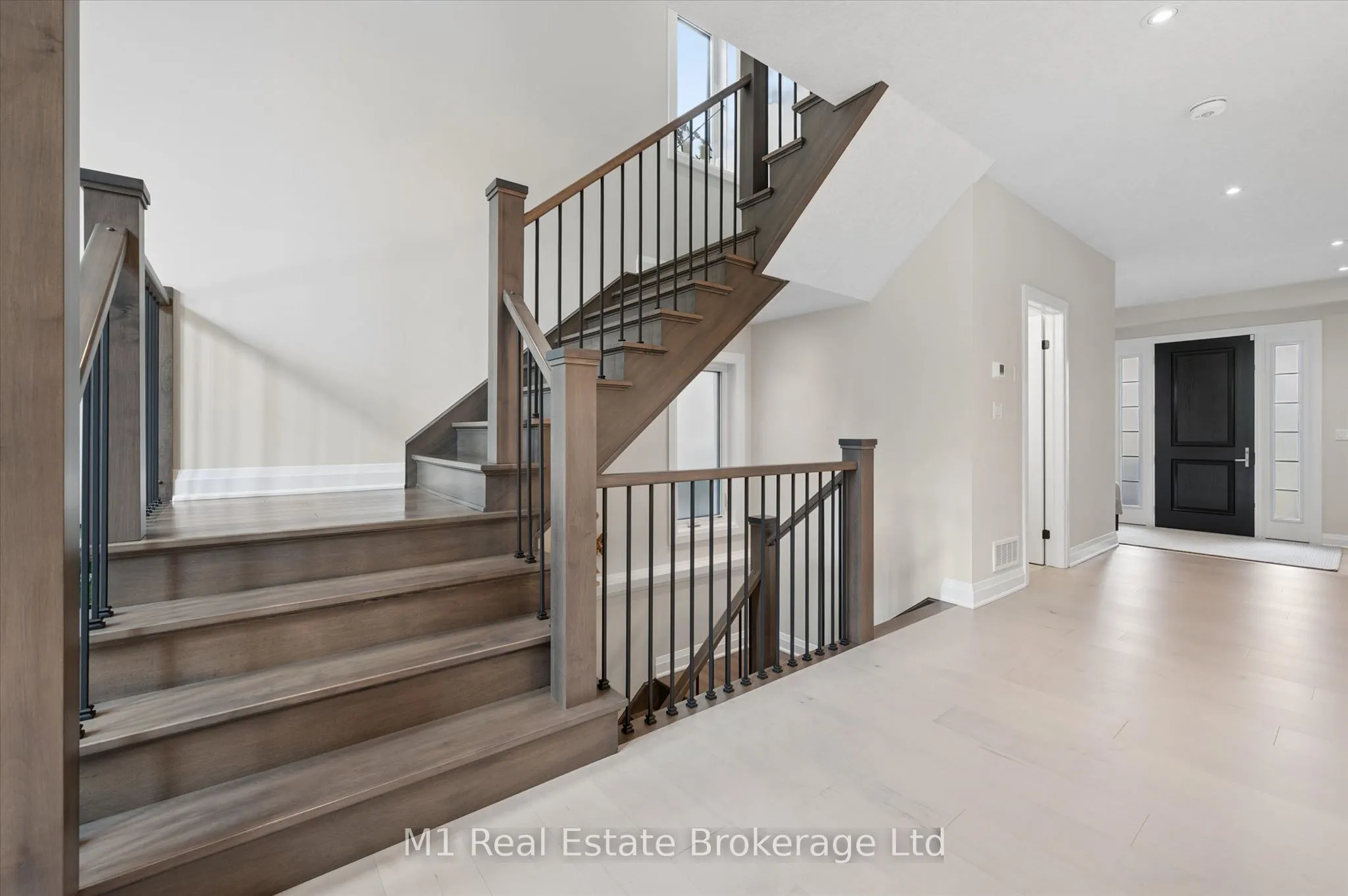 545 Bridgemill Crescent