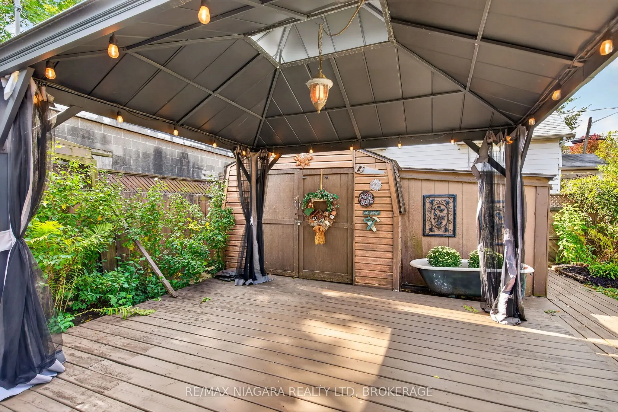 5657 Prince Edward Avenue