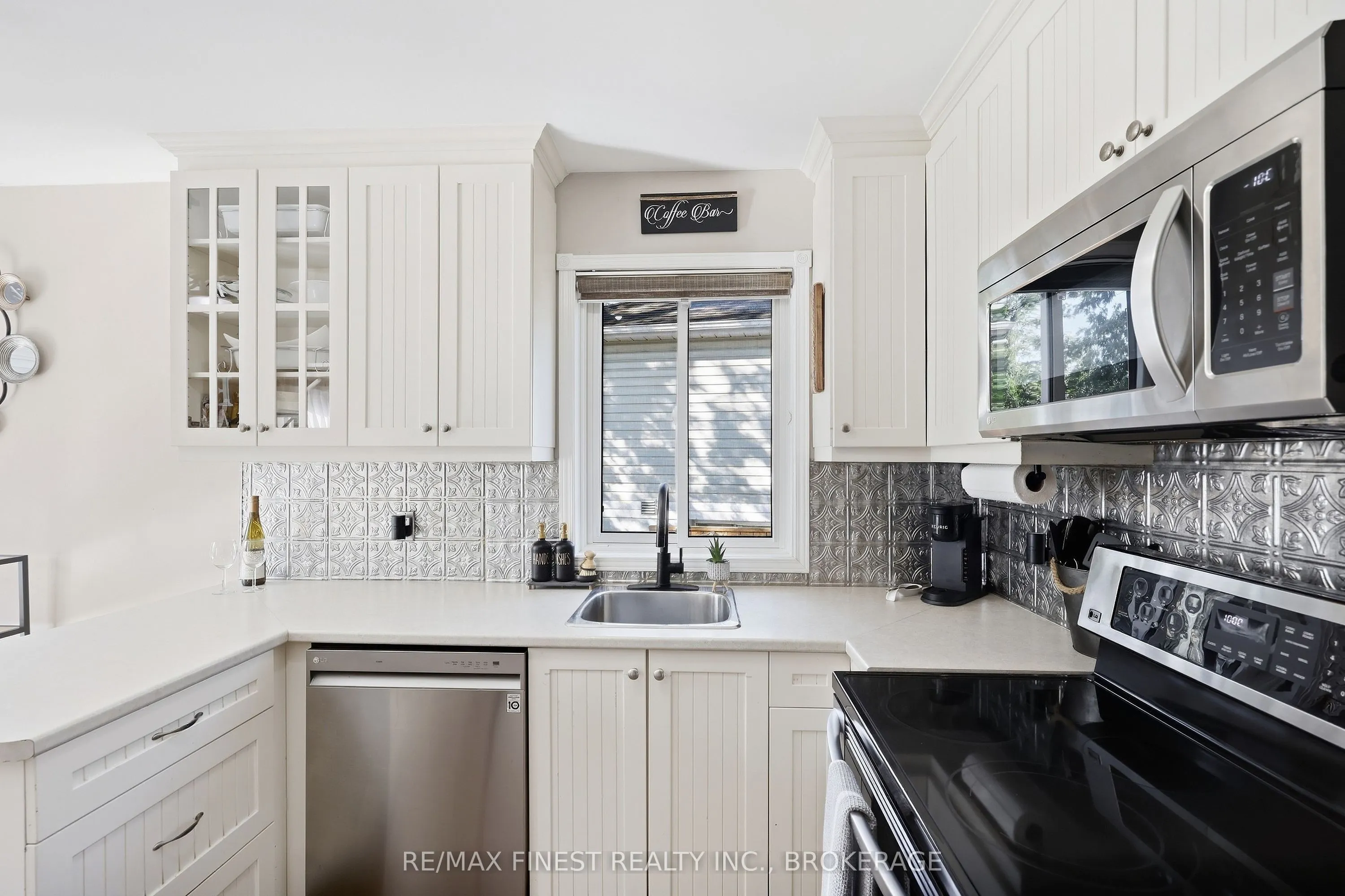 1377 BRACKENWOOD Crescent