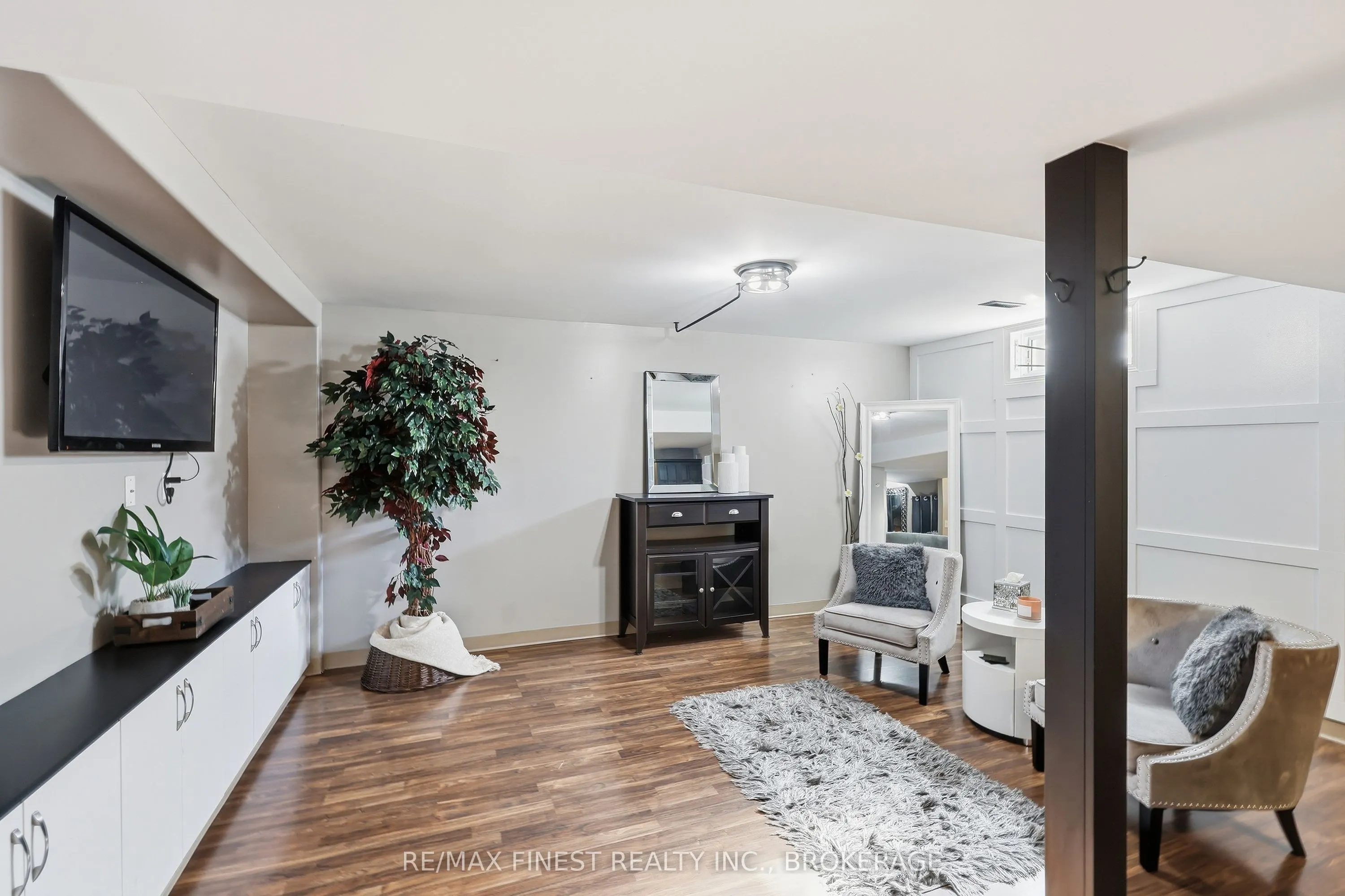 1377 BRACKENWOOD Crescent