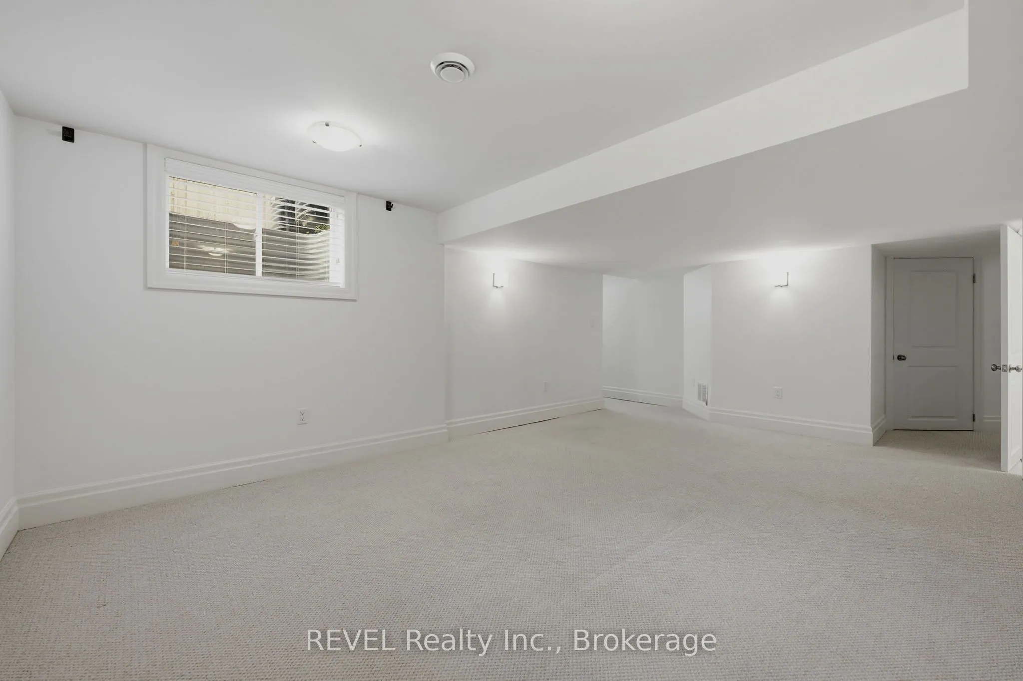 14 St. Andrews Lane S #S14