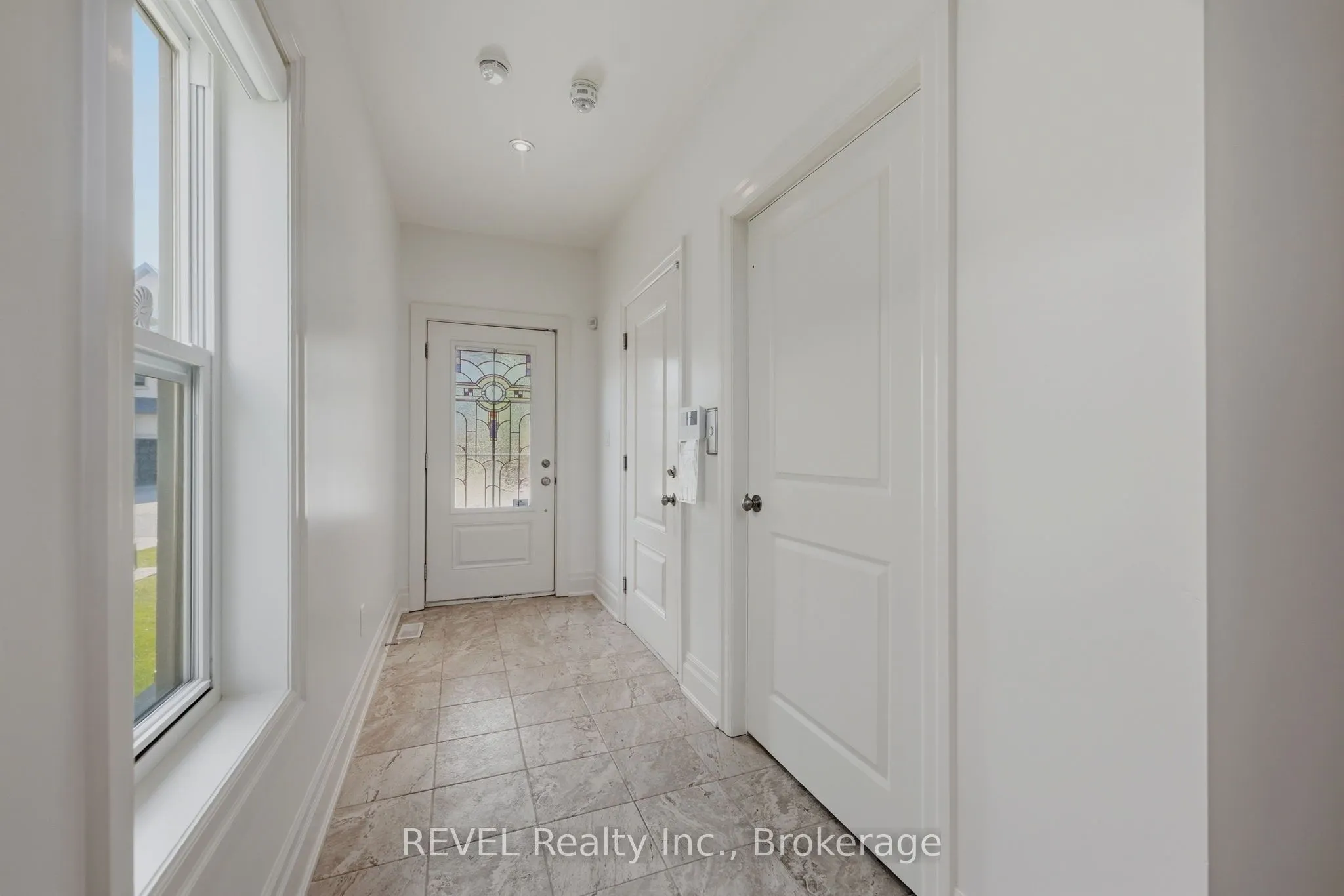 14 St. Andrews Lane S #S14