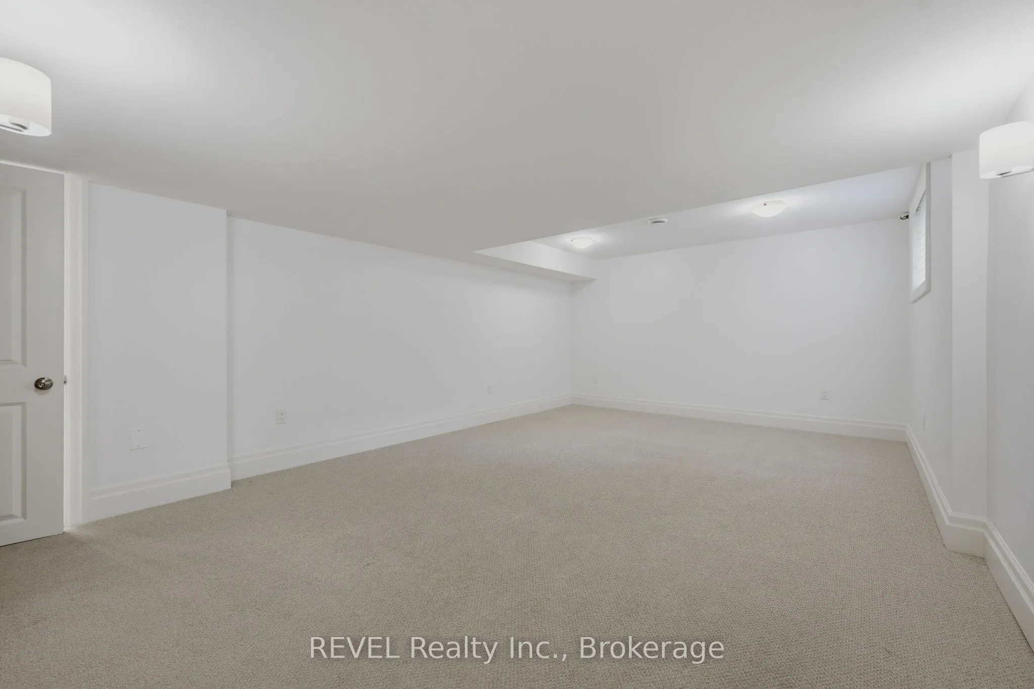 14 St. Andrews Lane S #S14
