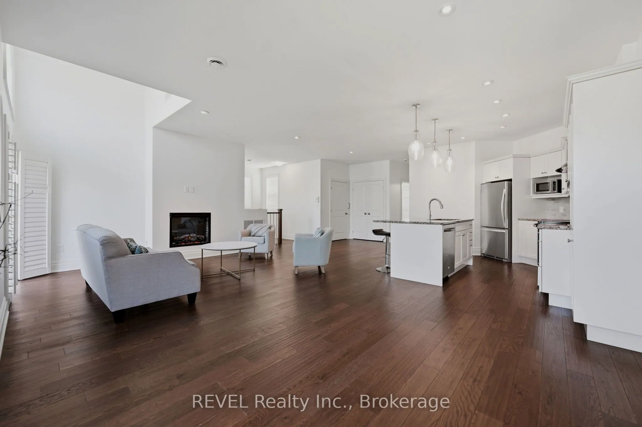 14 St. Andrews Lane S #S14