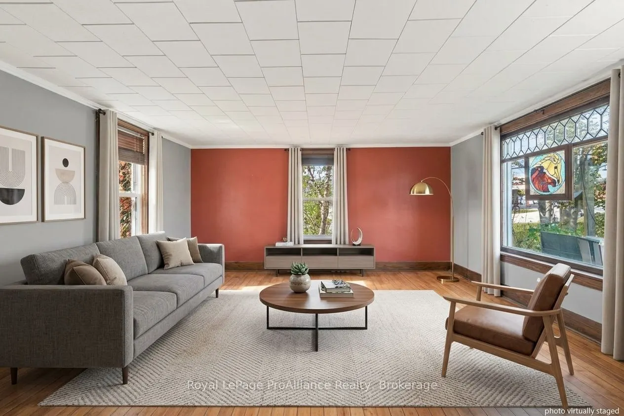 193 Bridge Street W