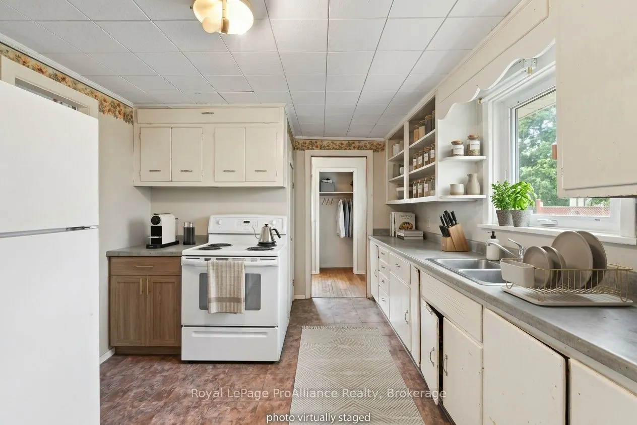 193 Bridge Street W