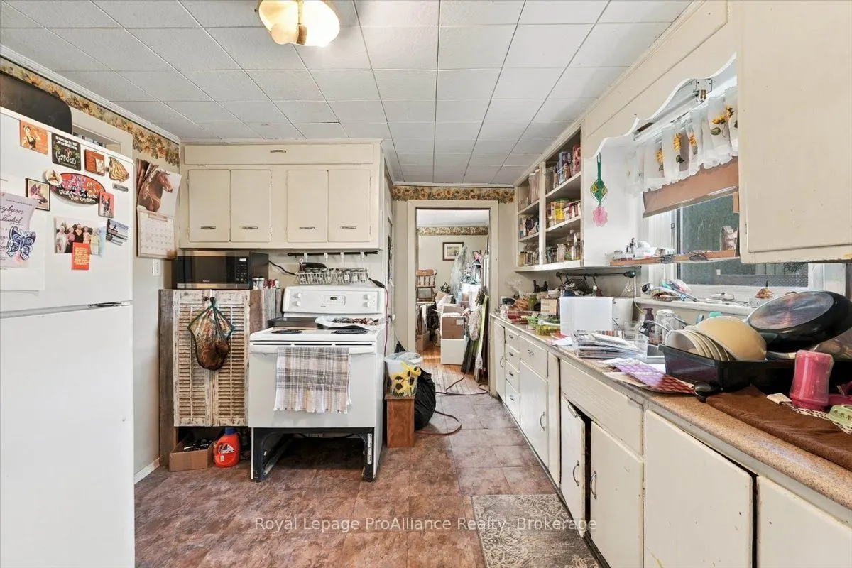193 Bridge Street W