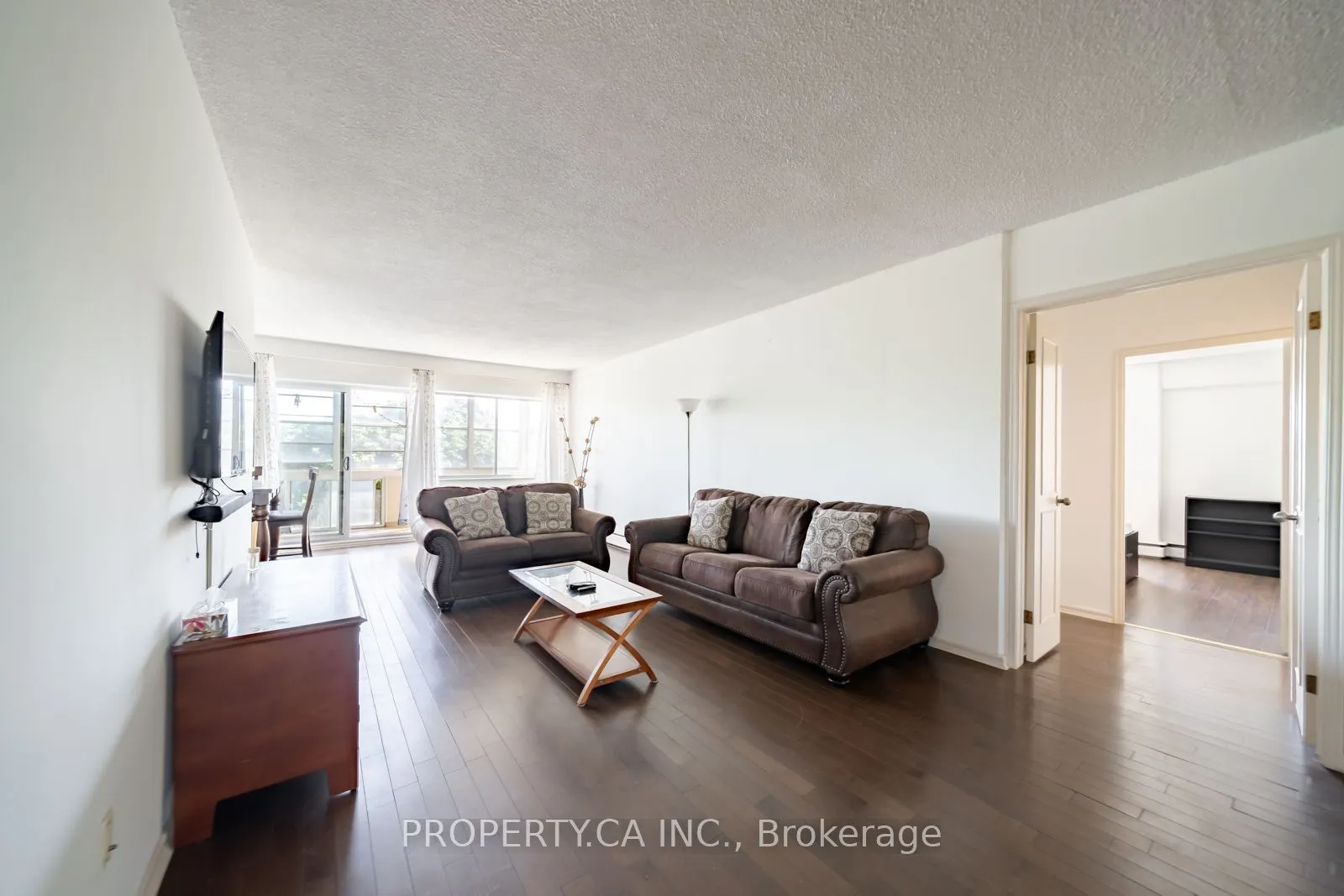45 Westmount Road N #404