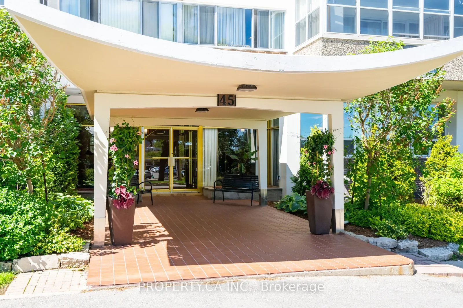 45 Westmount Road N #404