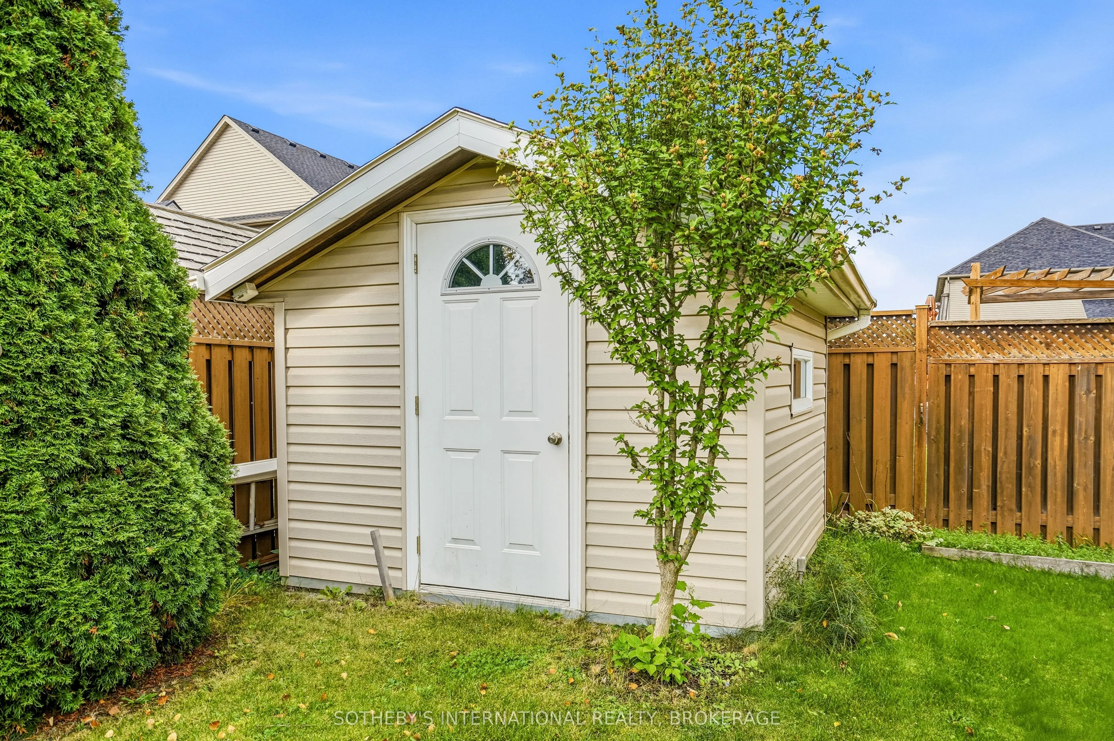 4 Alex Grant Place