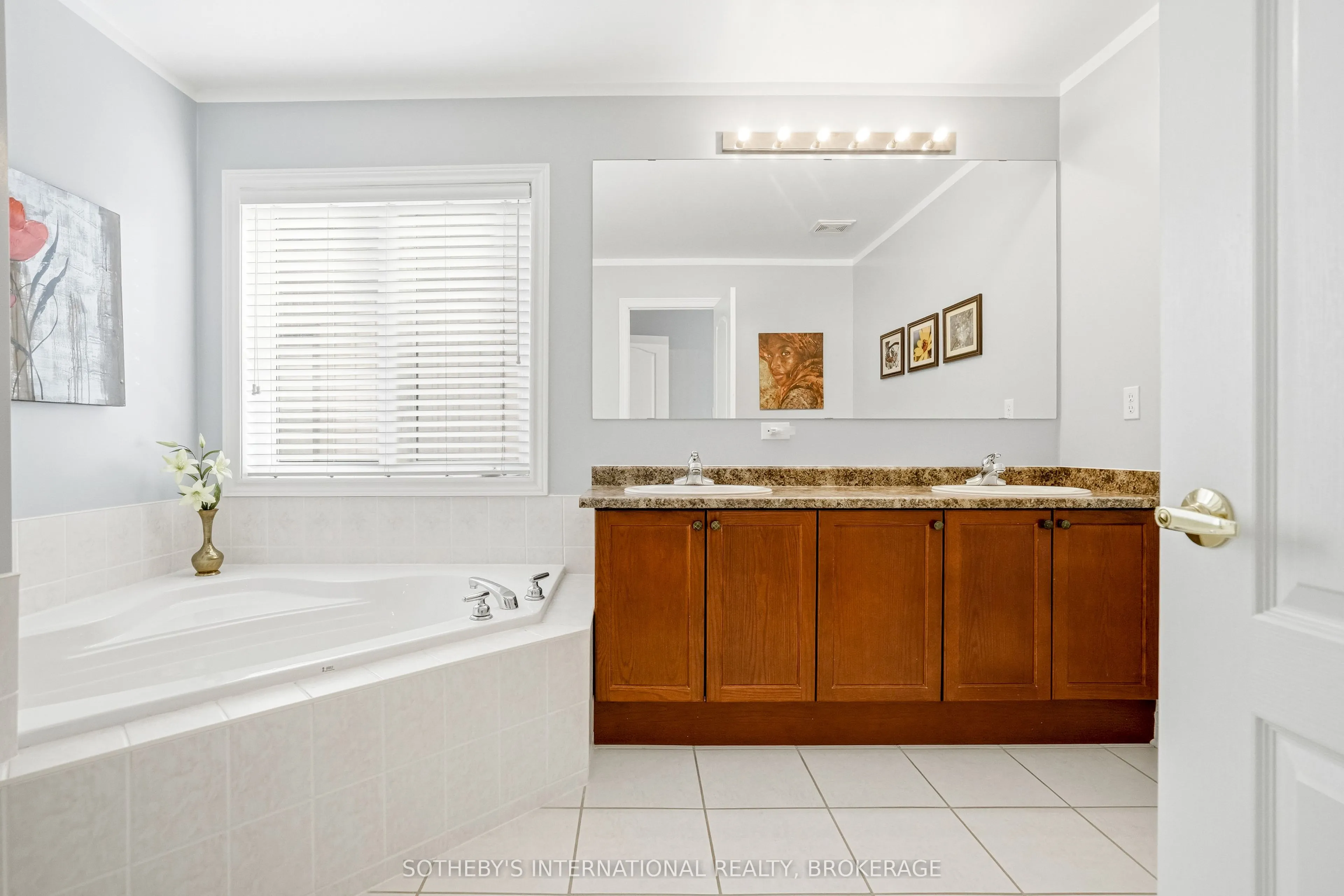 4 Alex Grant Place