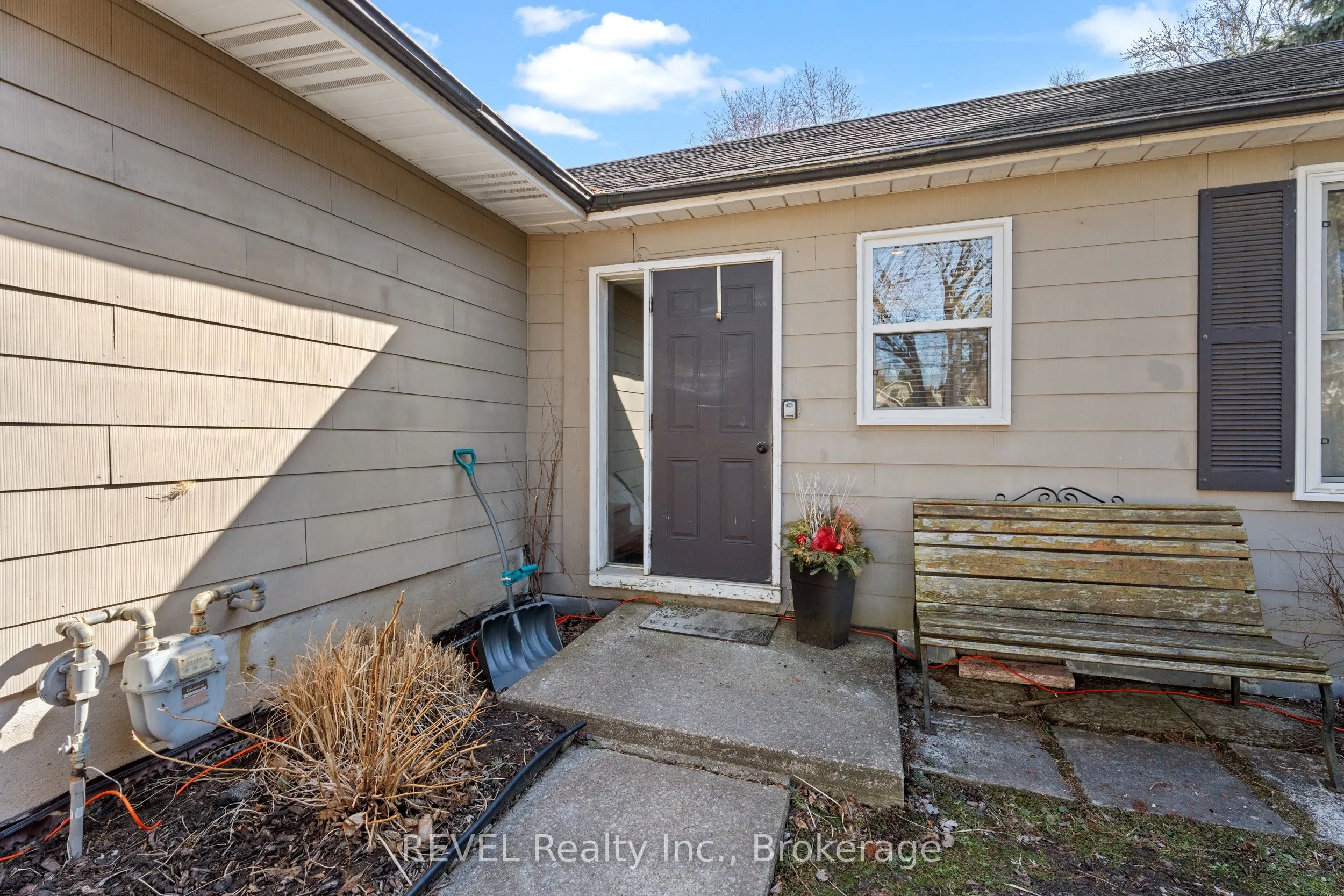 639 Penner Street