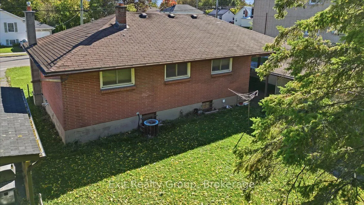 196 Yeomans Street