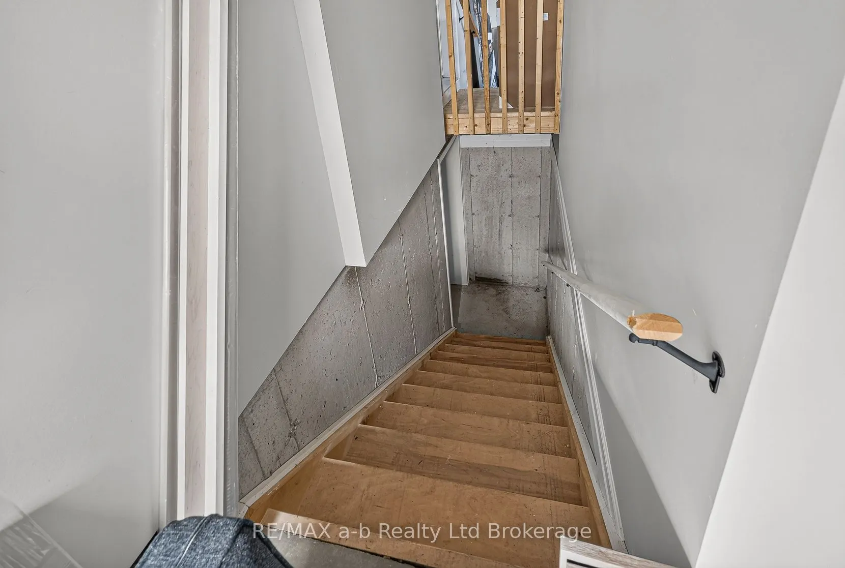 6 Diamond Street