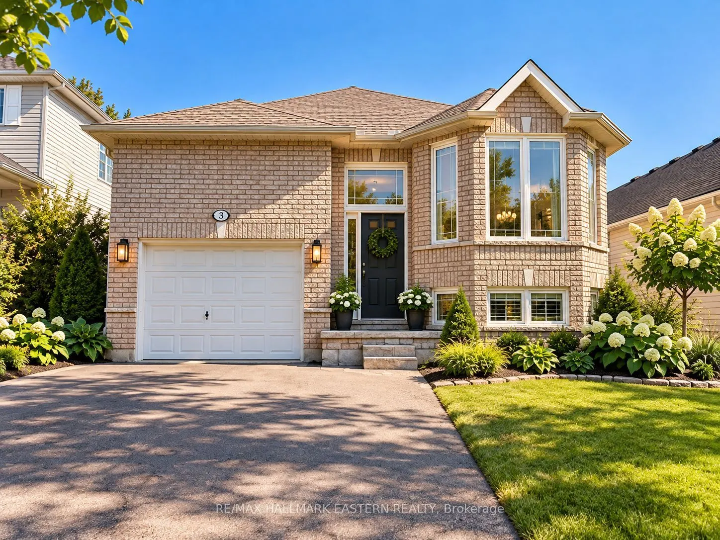 528 Clancy Crescent