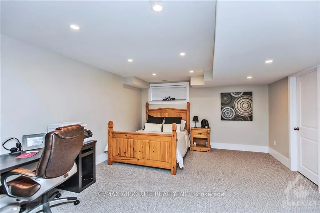 159 WOODHURST Crescent
